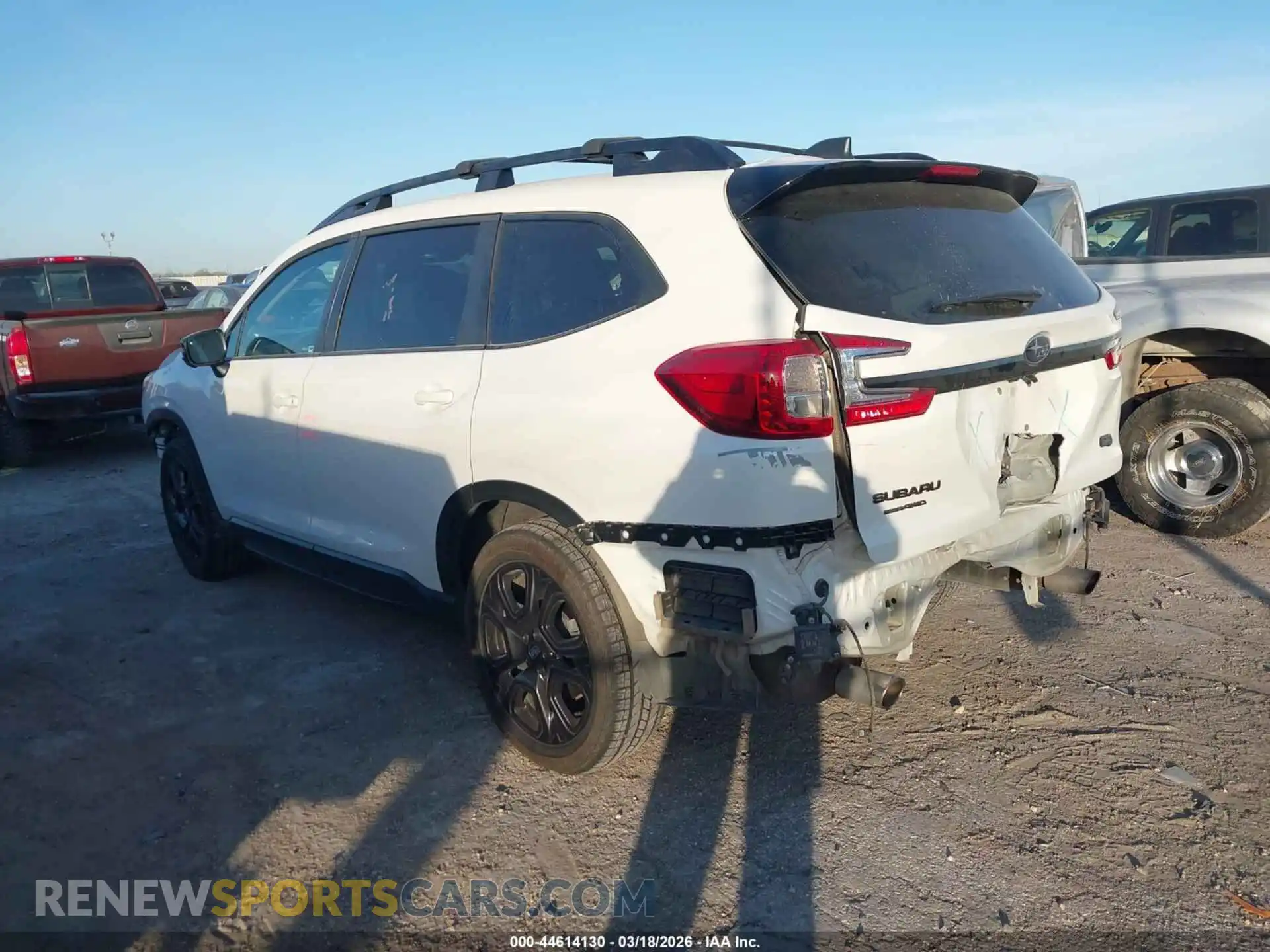 3 Photograph of a damaged car 4S4WMAKD1P3409570 SUBARU ASCENT 2023