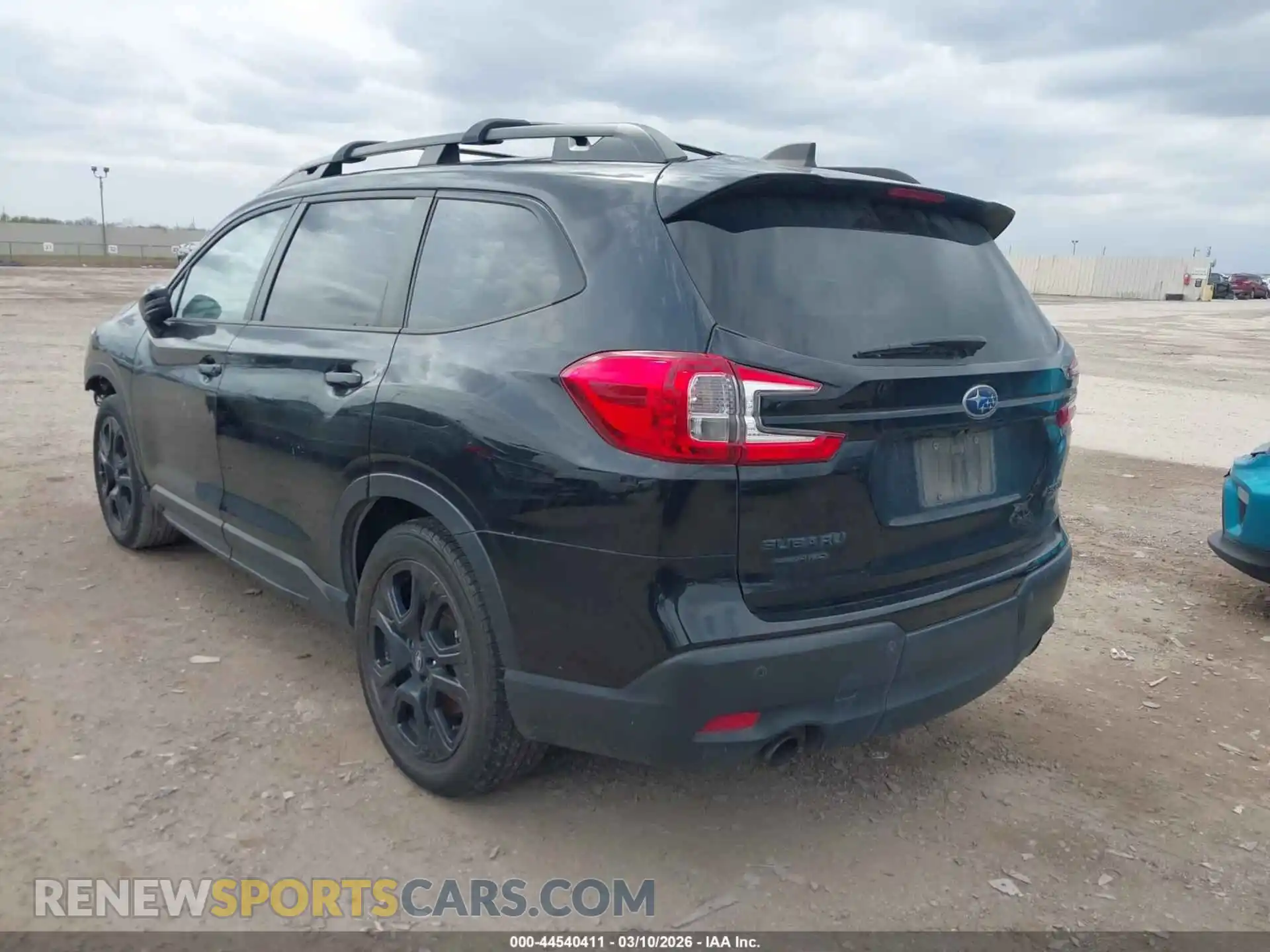 3 Photograph of a damaged car 4S4WMAKD8P3445112 SUBARU ASCENT 2023