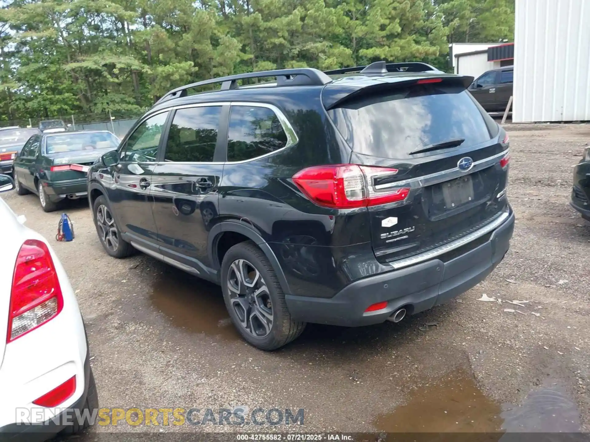 3 Photograph of a damaged car 4S4WMARD1P3447872 SUBARU ASCENT 2023