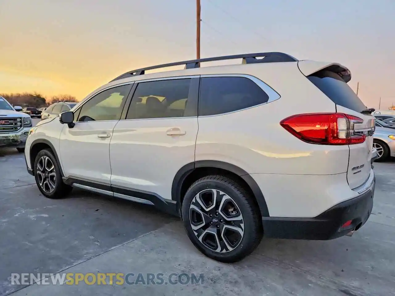 2 Photograph of a damaged car 4S4WMAUD5P3417667 SUBARU ASCENT 2023