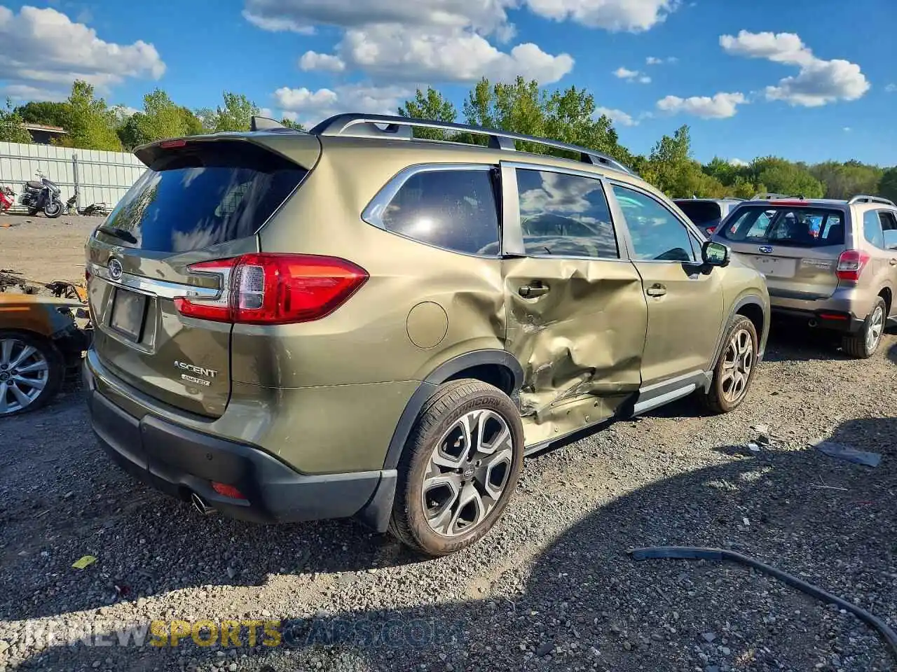 3 Photograph of a damaged car 4S4WMAUD5P3447610 SUBARU ASCENT 2023
