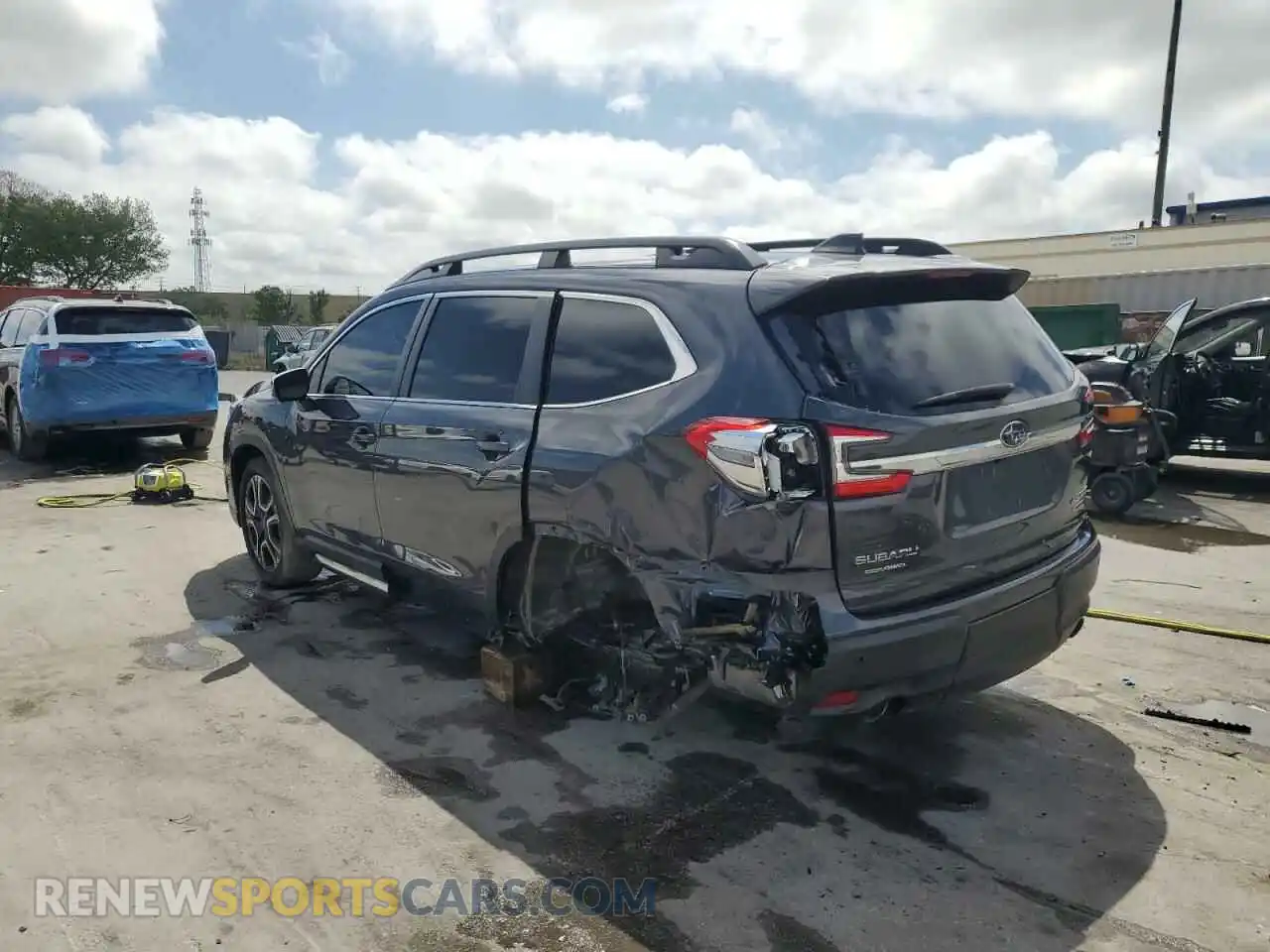 2 Photograph of a damaged car 4S4WMAUD7P3452467 SUBARU ASCENT 2023