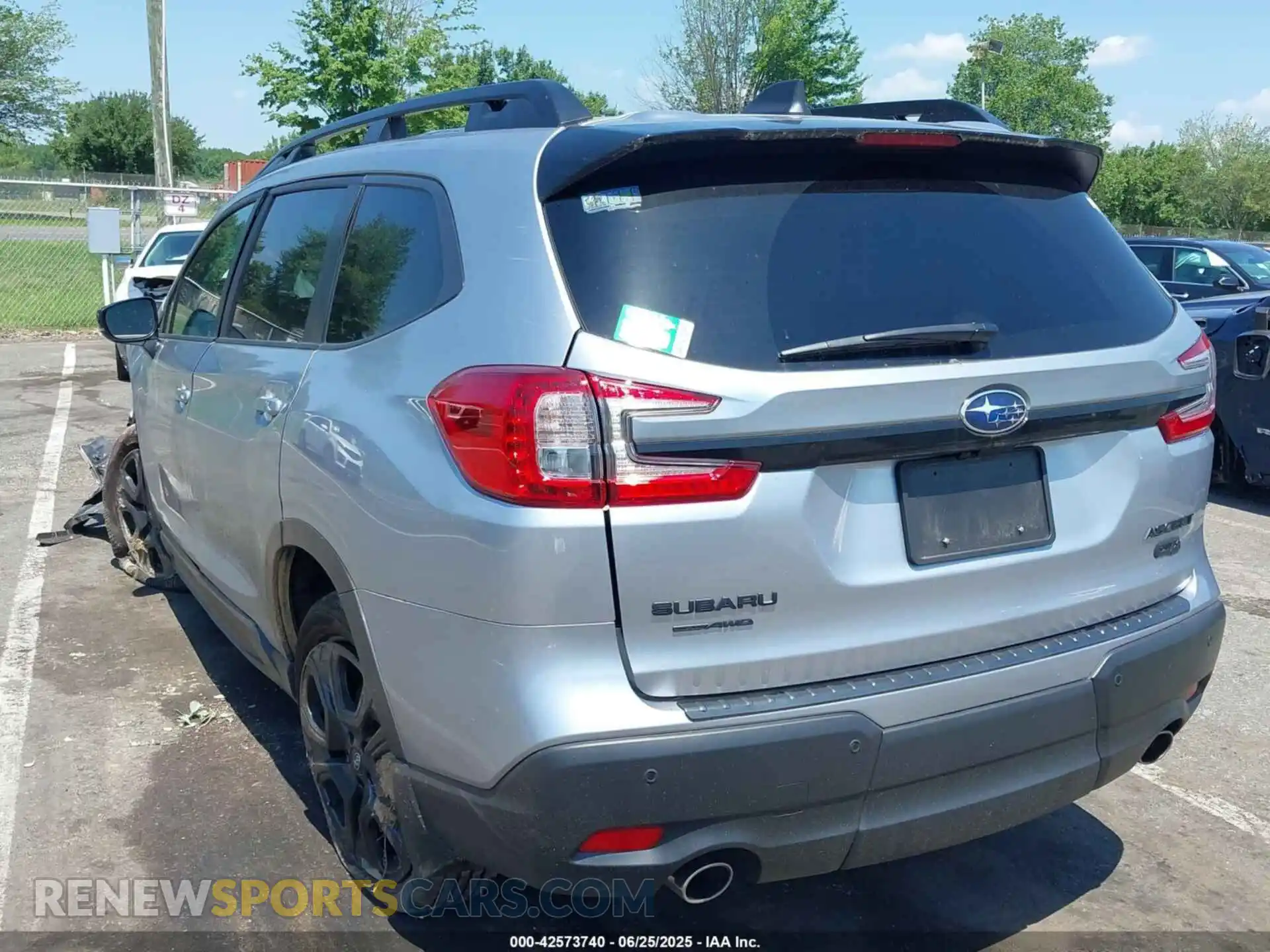 3 Photograph of a damaged car 4S4WMAHD4R3454870 SUBARU ASCENT 2024