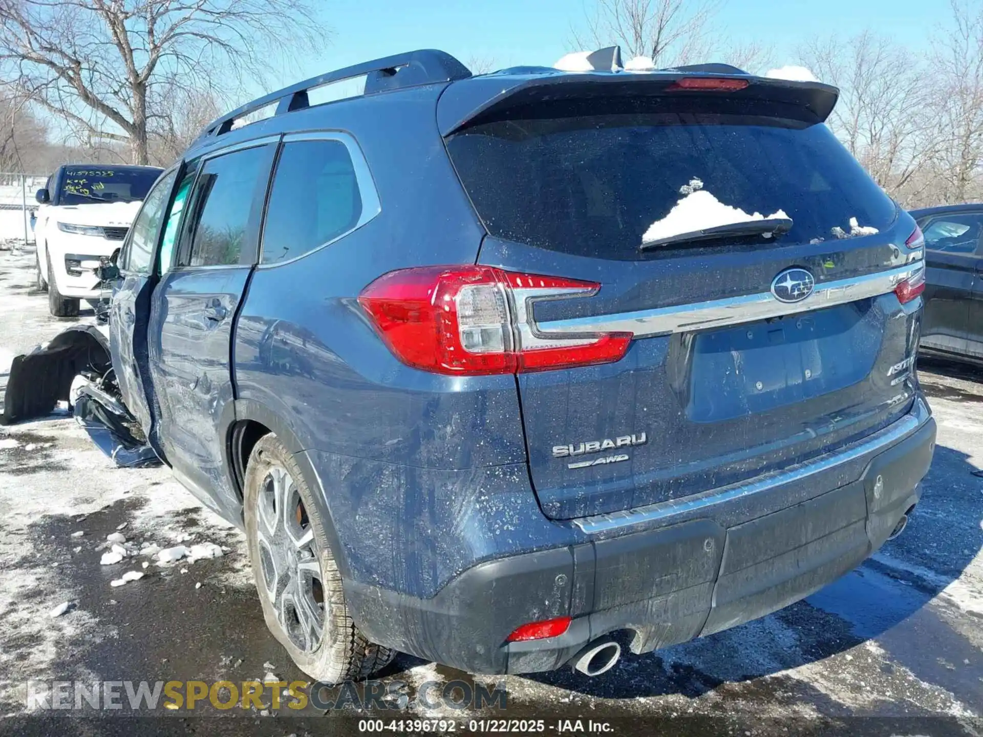 3 Photograph of a damaged car 4S4WMARD1R3409075 SUBARU ASCENT 2024