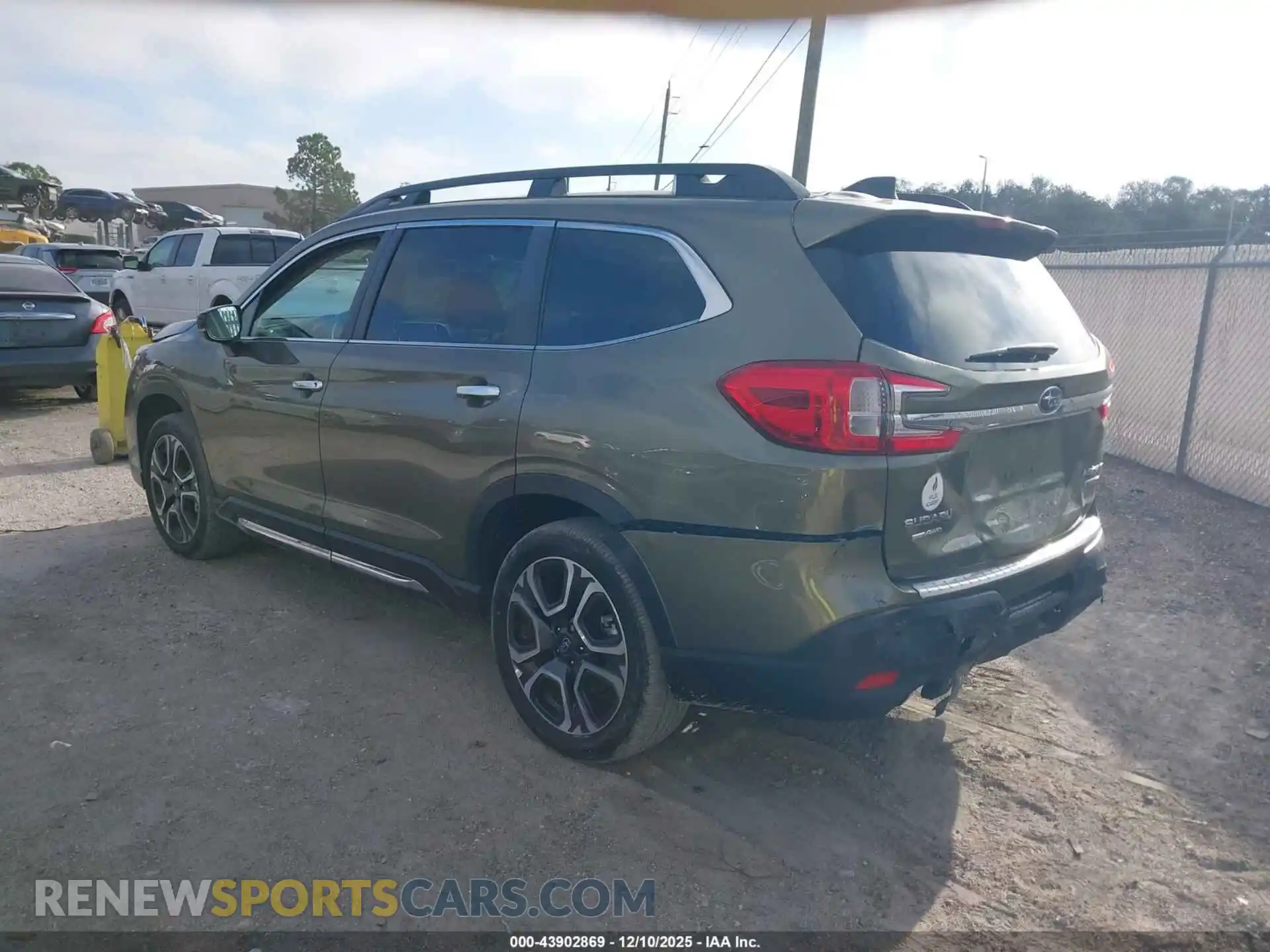 3 Photograph of a damaged car 4S4WMAWD8R3406033 SUBARU ASCENT 2024