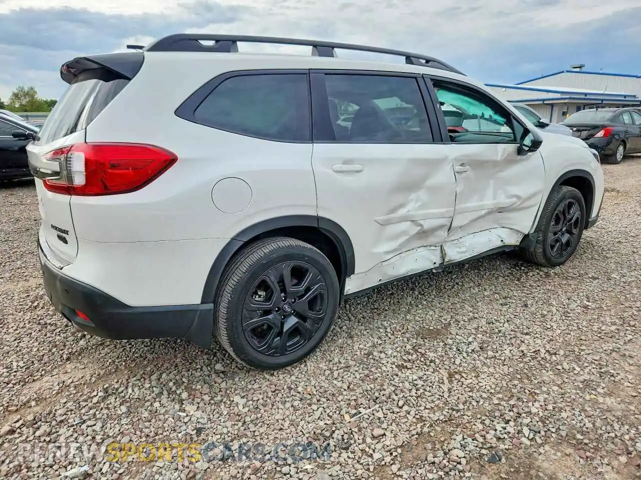 3 Photograph of a damaged car 4S4WMAWD5S3404018 SUBARU ASCENT 2025