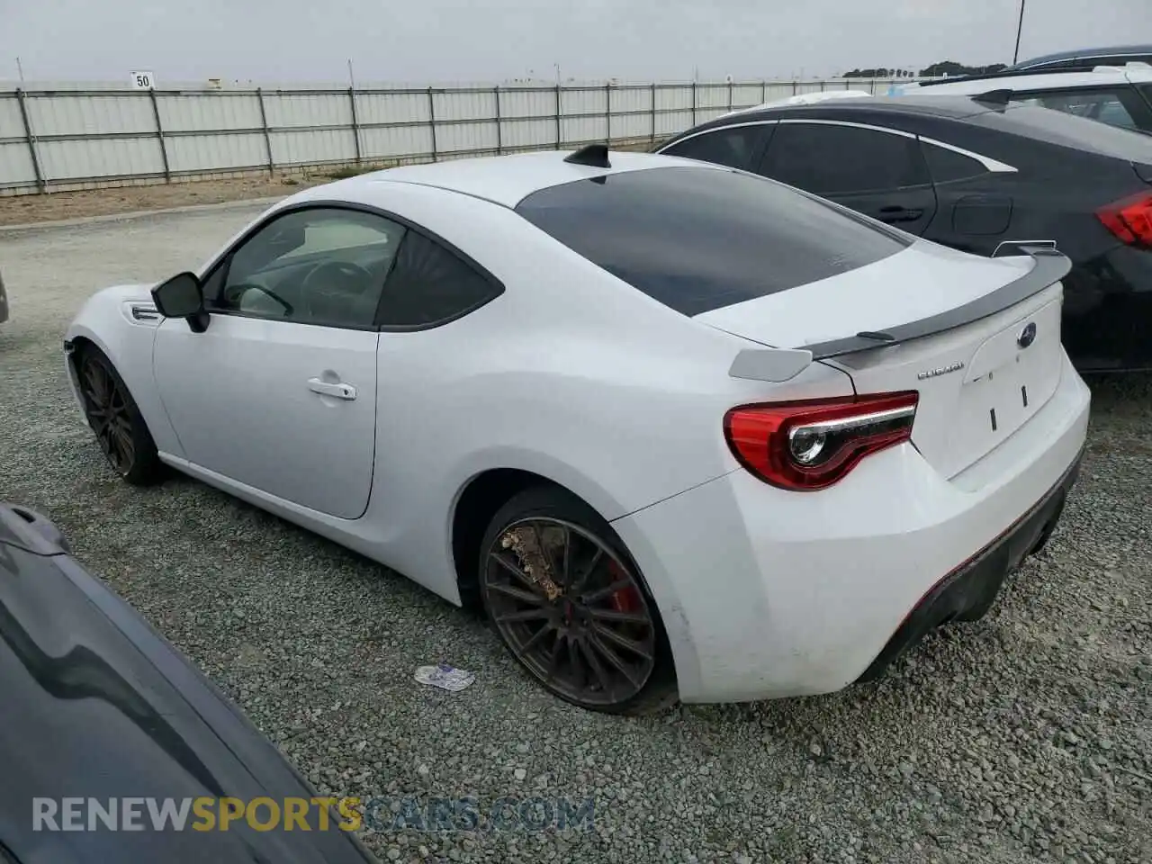 2 fotografías del automóvil dañado JF1ZCAD11L9700557 SUBARU BRZ 2020