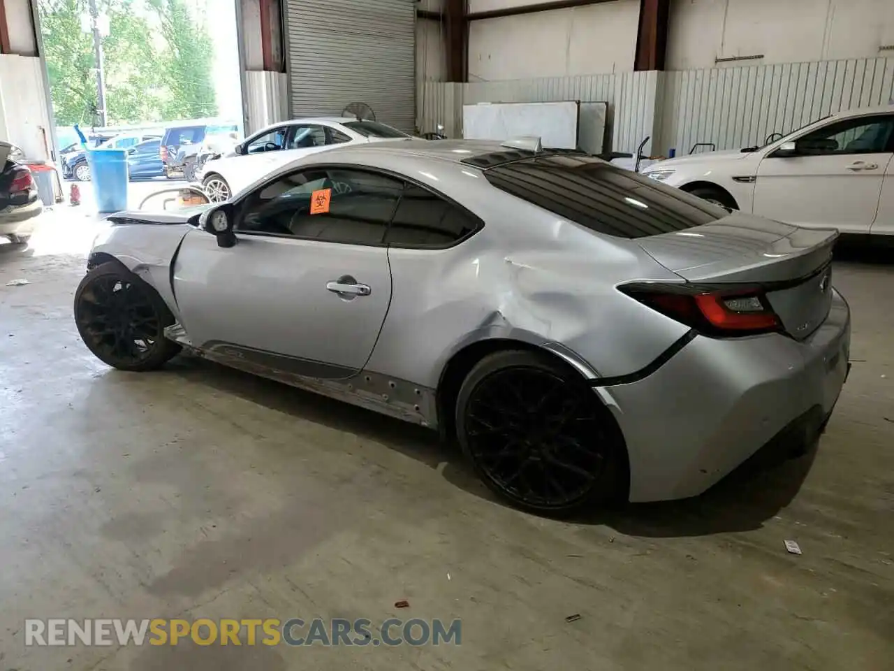 2 fotografías del automóvil dañado JF1ZDBF18N8700158 SUBARU BRZ 2022