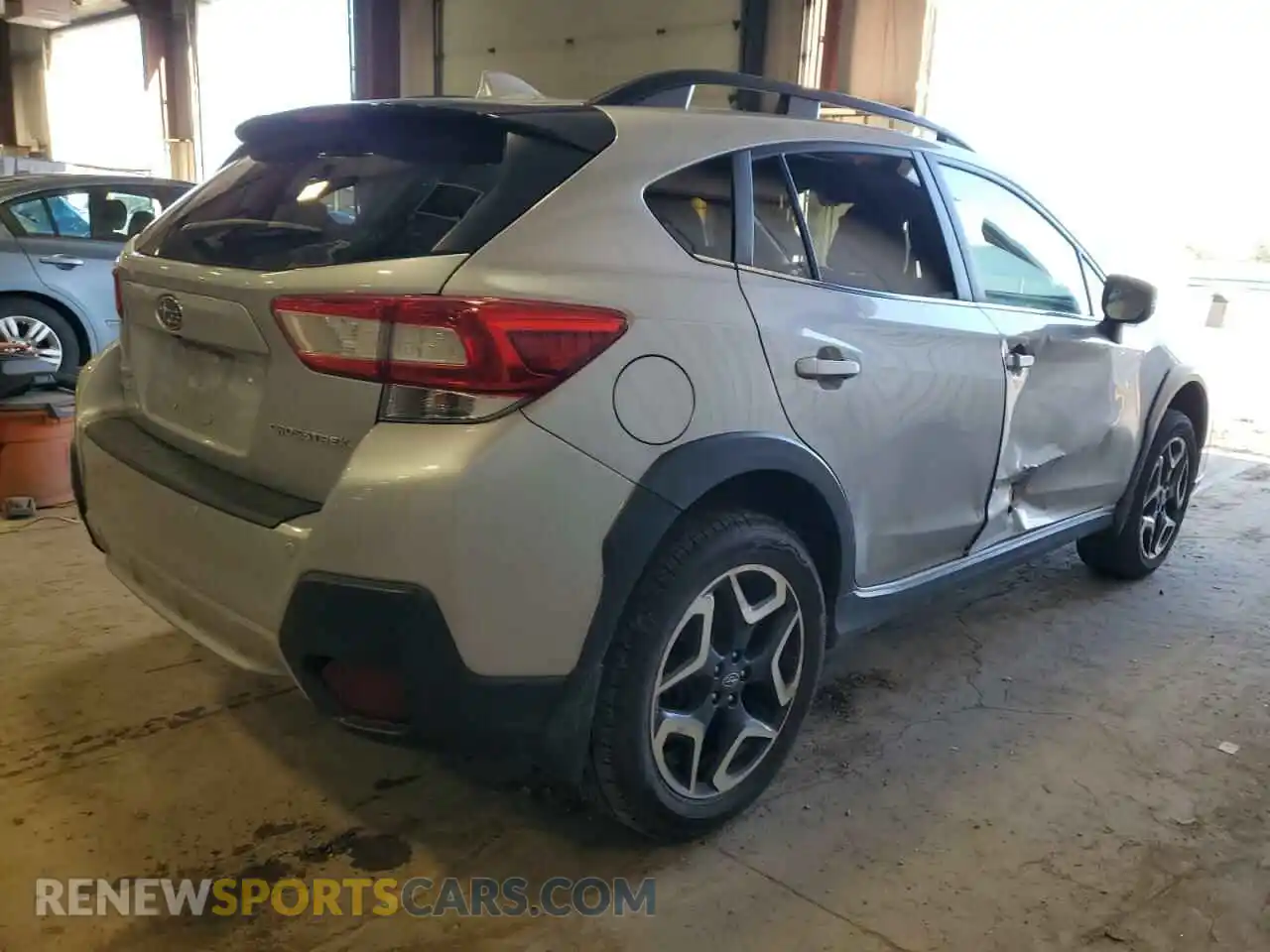 3 Фотография поврежденного автомобиля JF2GTAMC5K8243034 SUBARU CROSSTREK 2019