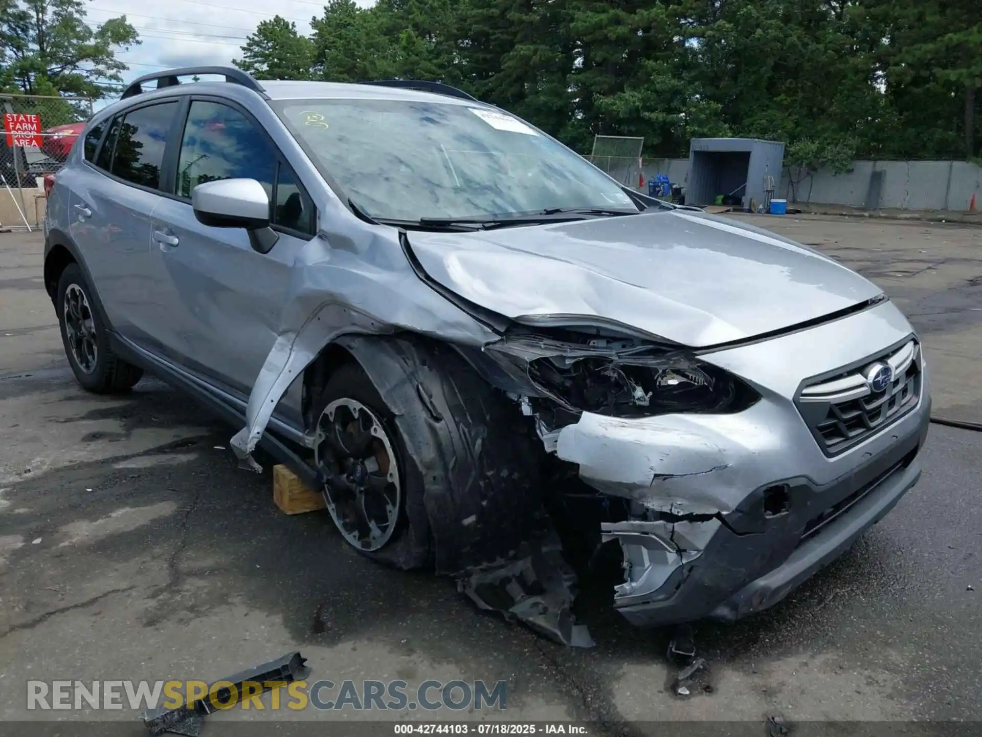 1 Photograph of a damaged car JF2GTAPC0M8201319 SUBARU CROSSTREK 2021