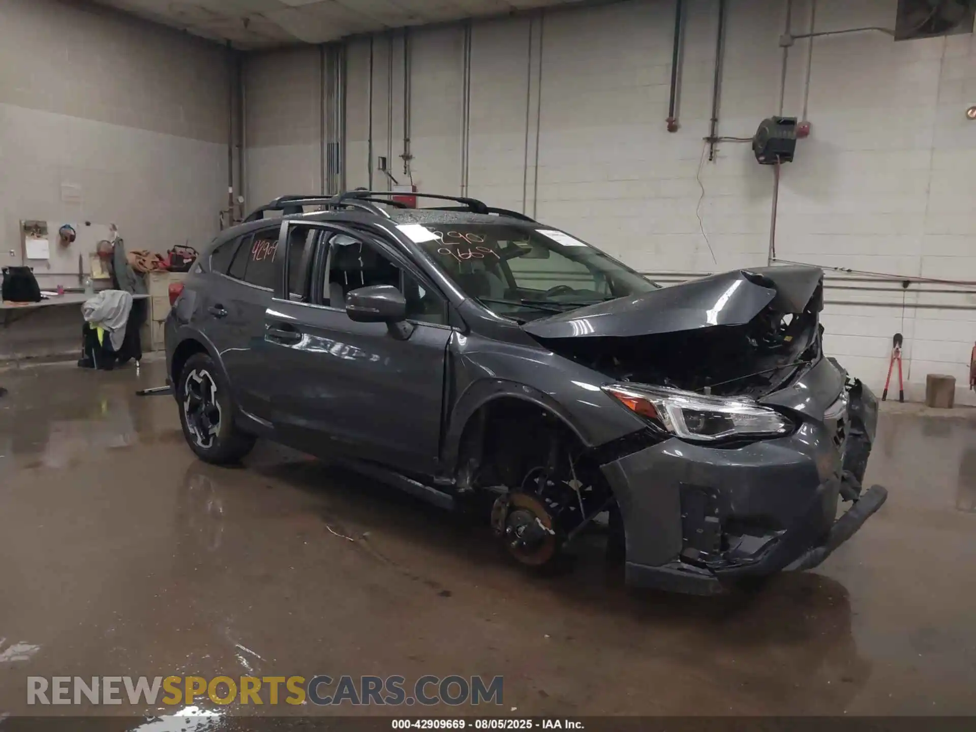 1 Photograph of a damaged car JF2GTHMCXM8315583 SUBARU CROSSTREK 2021