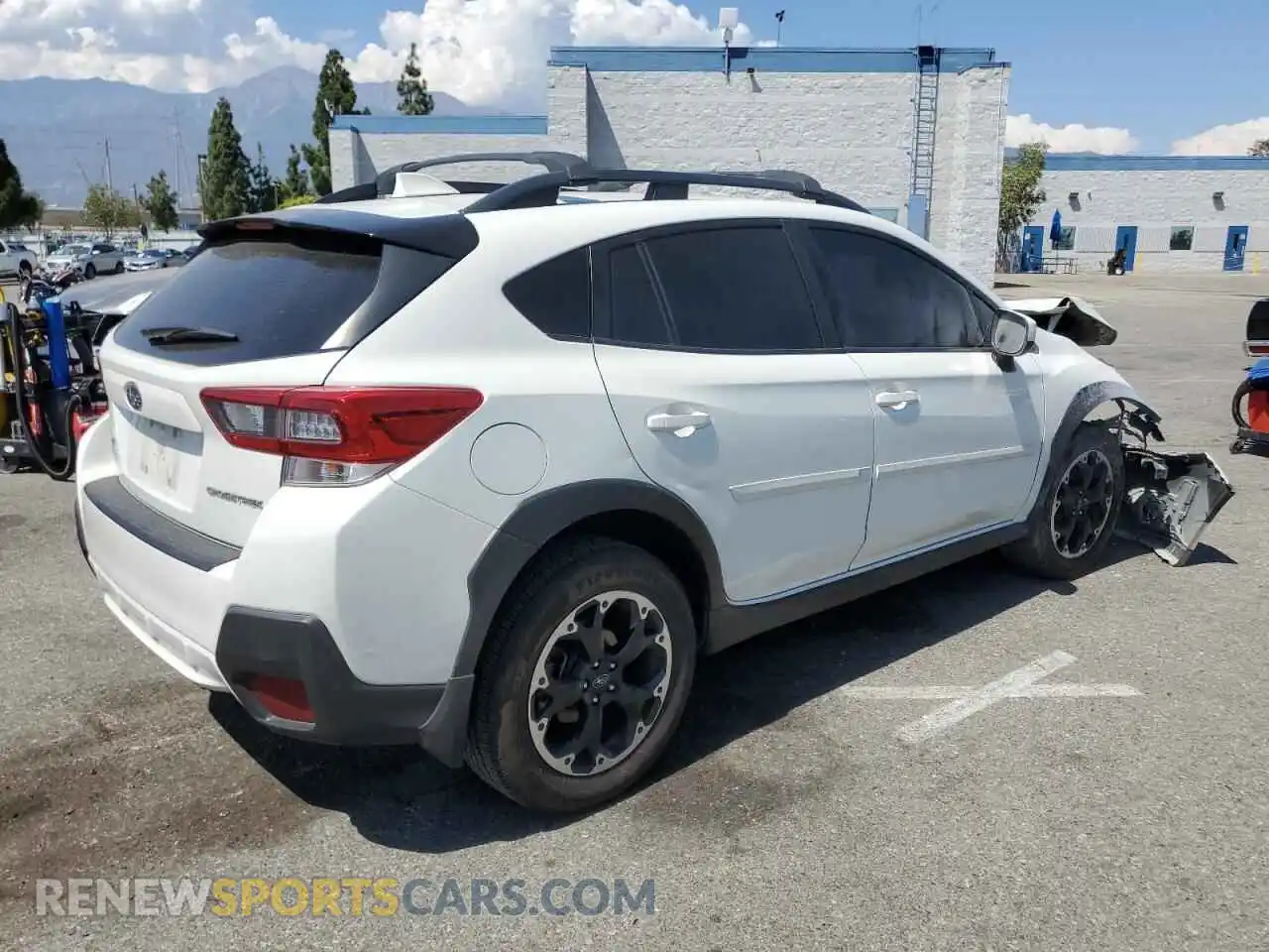 3 Фотография поврежденного автомобиля JF2GTAPCXNH229744 SUBARU CROSSTREK 2022