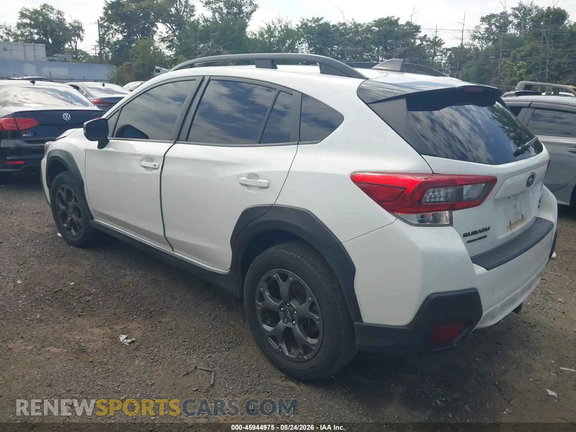 3 Фотография поврежденного автомобиля JF2GTHRCXPH327570 SUBARU CROSSTREK 2023