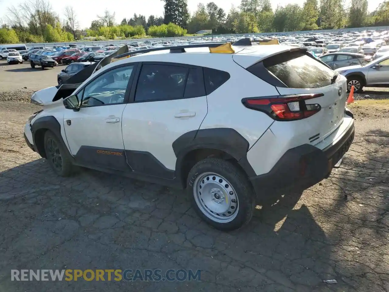 2 Photograph of a damaged car 4S4GUHT68R3762937 SUBARU CROSSTREK 2024