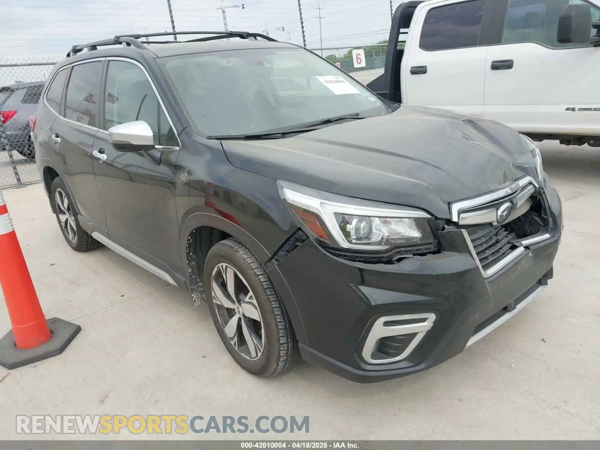 1 Photograph of a damaged car JF2SKAWC5KH551119 SUBARU FORESTER 2019