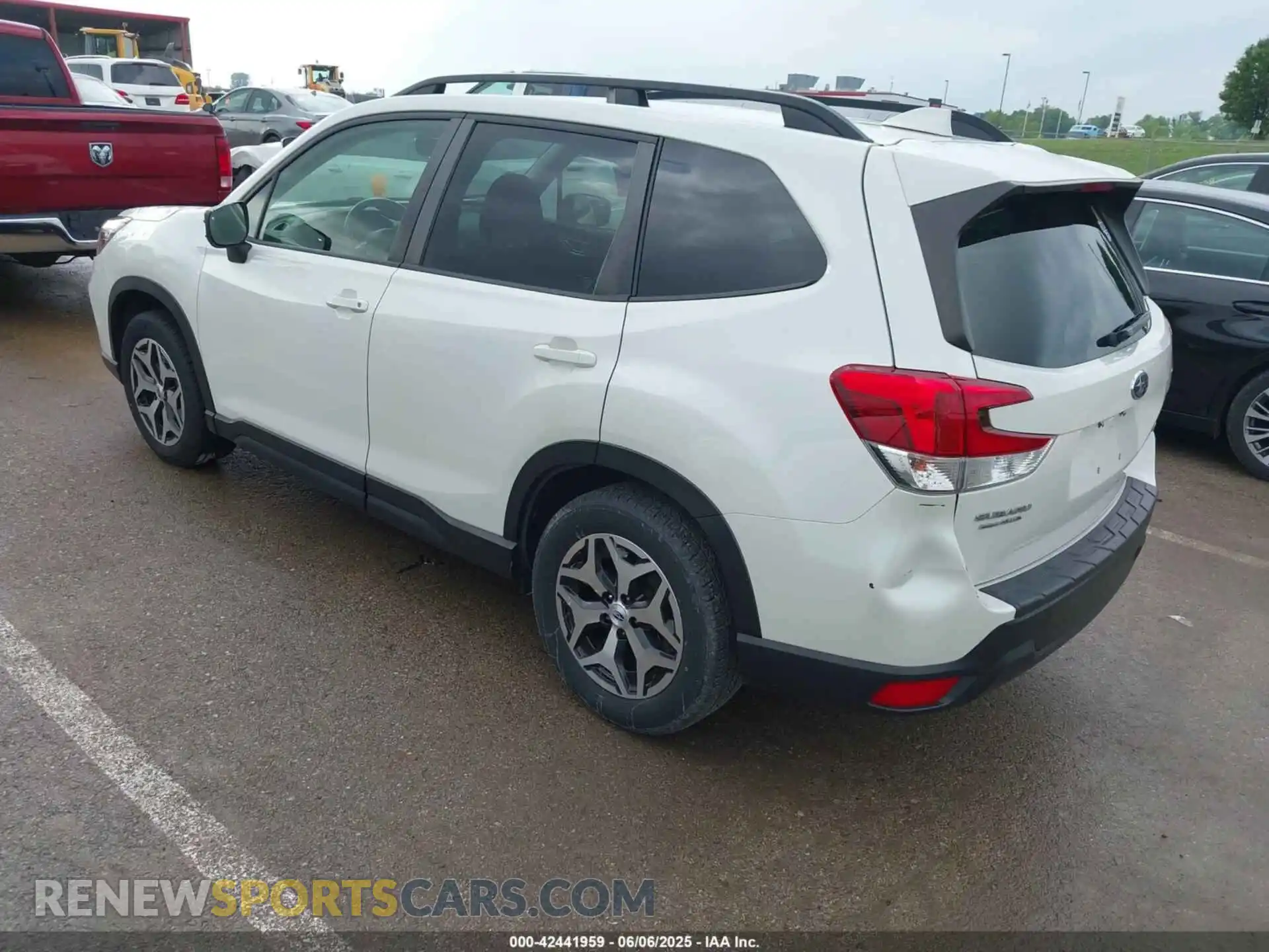 3 Photograph of a damaged car JF2SKAGC2LH552728 SUBARU FORESTER 2020