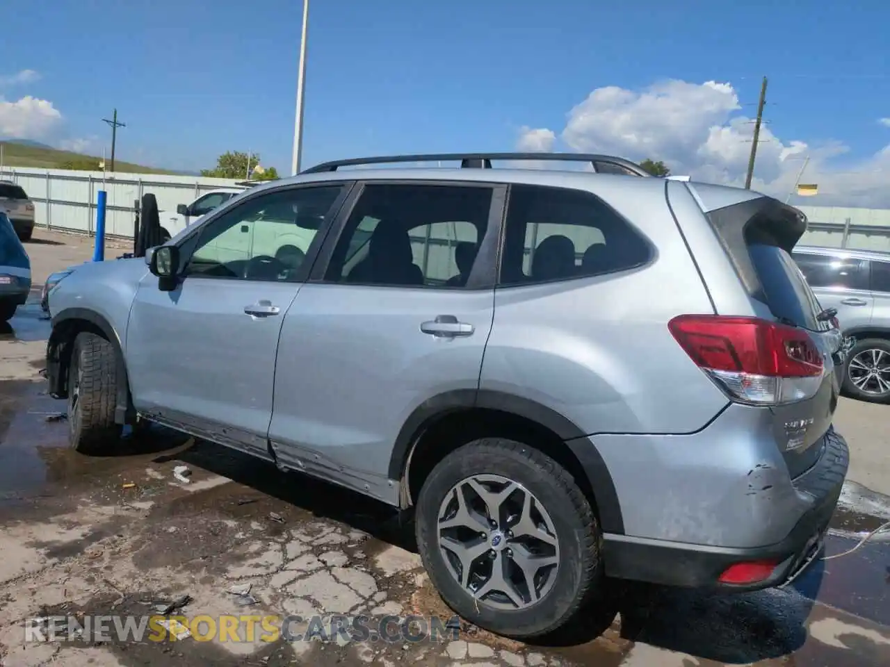 2 Photograph of a damaged car JF2SKAJC1LH513671 SUBARU FORESTER 2020