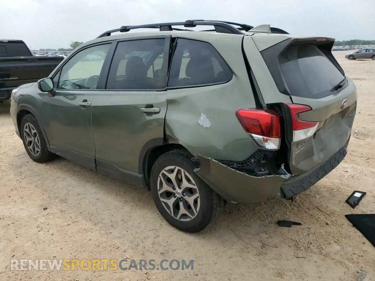 2 Photograph of a damaged car JF2SKAJC9LH402365 SUBARU FORESTER 2020