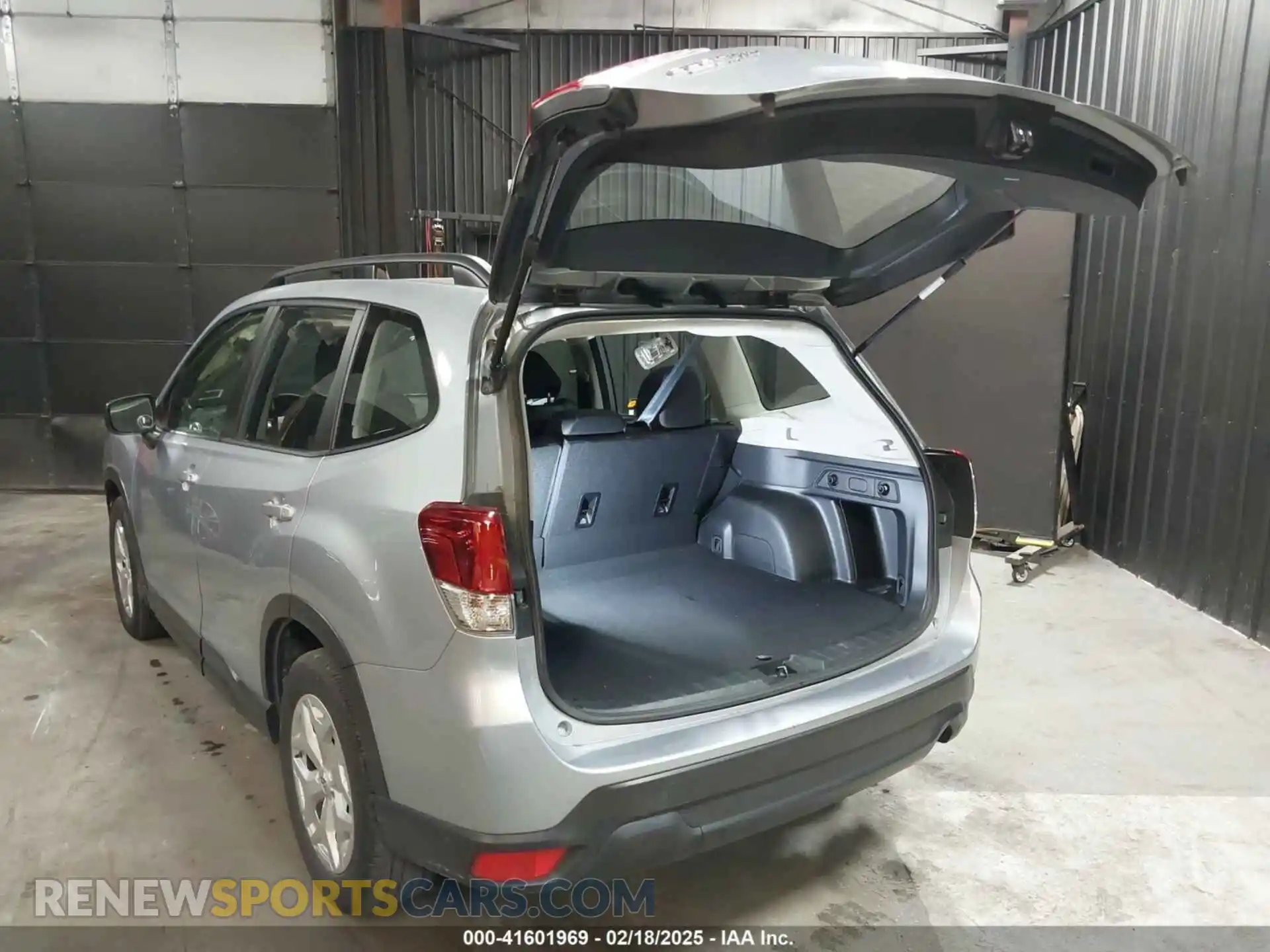 3 Photograph of a damaged car JF2SKADC9MH426078 SUBARU FORESTER 2021