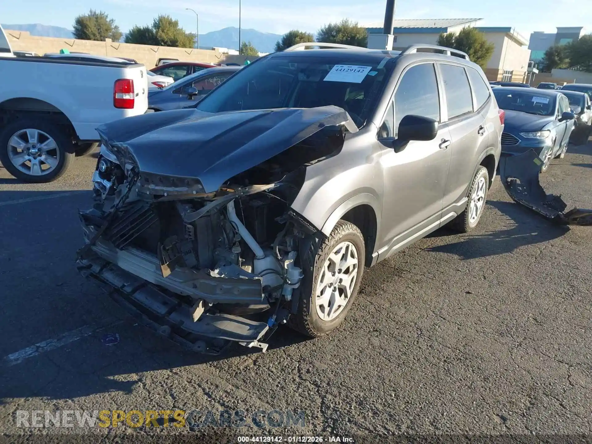 2 fotografías del automóvil dañado JF2SKADCXMH530370 SUBARU FORESTER 2021