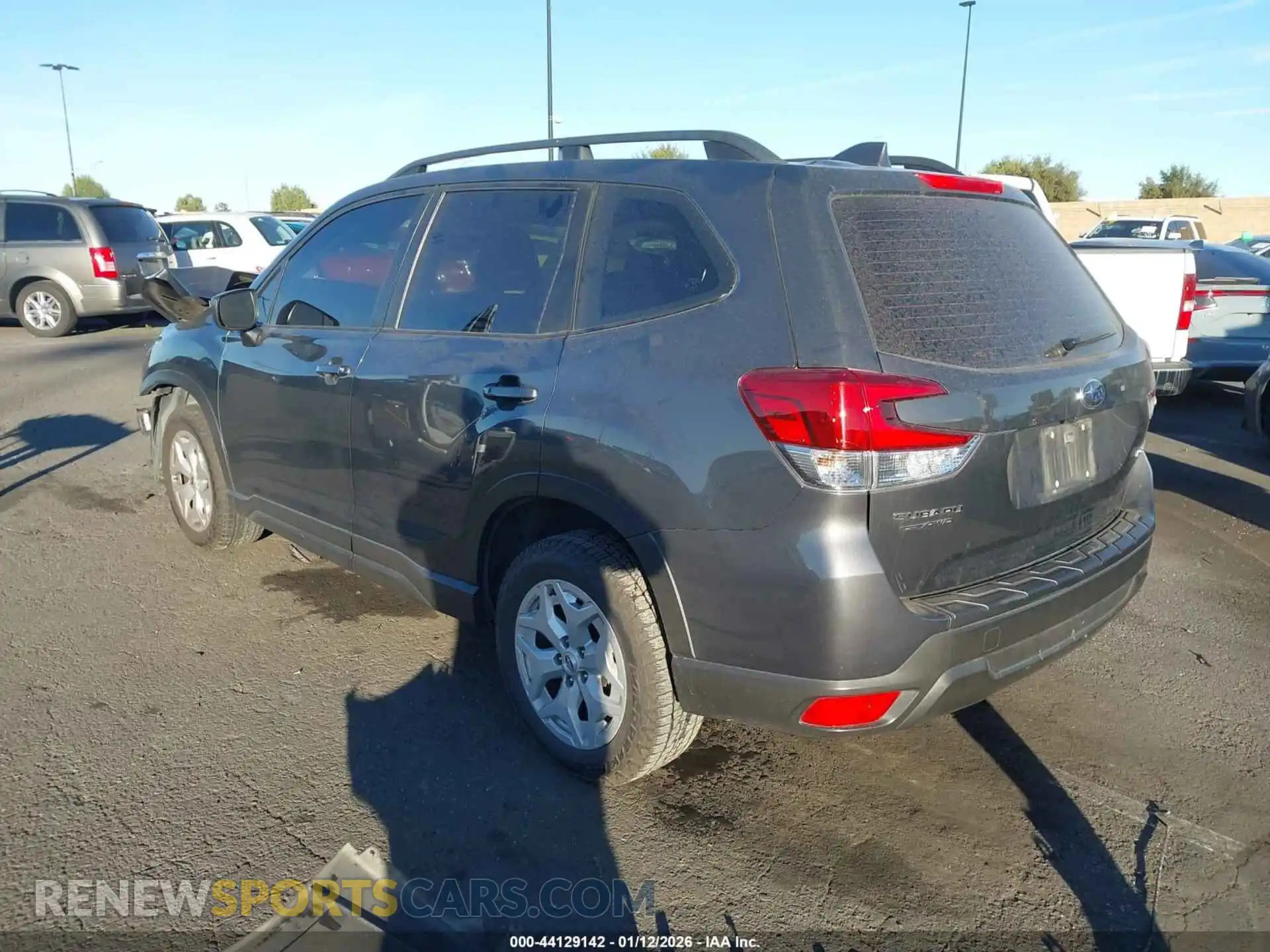 3 fotografías del automóvil dañado JF2SKADCXMH530370 SUBARU FORESTER 2021