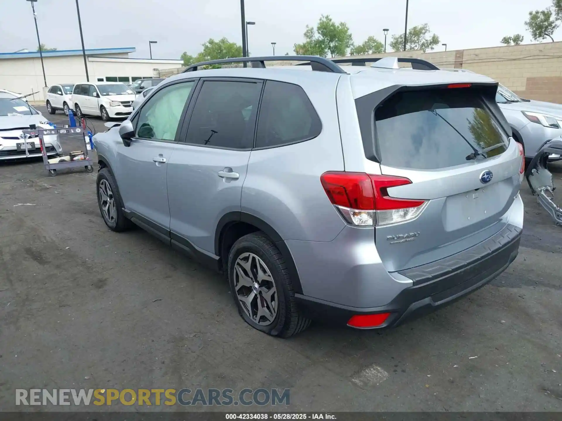 3 Photograph of a damaged car JF2SKAFC9MH431021 SUBARU FORESTER 2021