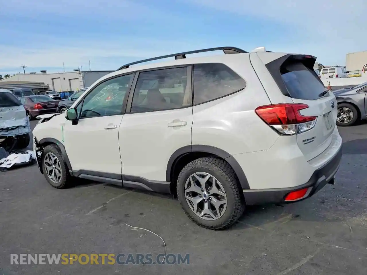 2 fotografías del automóvil dañado JF2SKAJC1MH424006 SUBARU FORESTER 2021