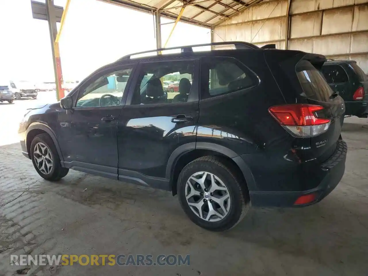 2 fotografías del automóvil dañado JF2SKAJC2MH485753 SUBARU FORESTER 2021