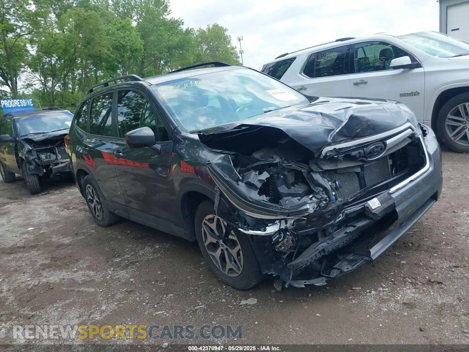 1 Photograph of a damaged car JF2SKAJC6MH469541 SUBARU FORESTER 2021