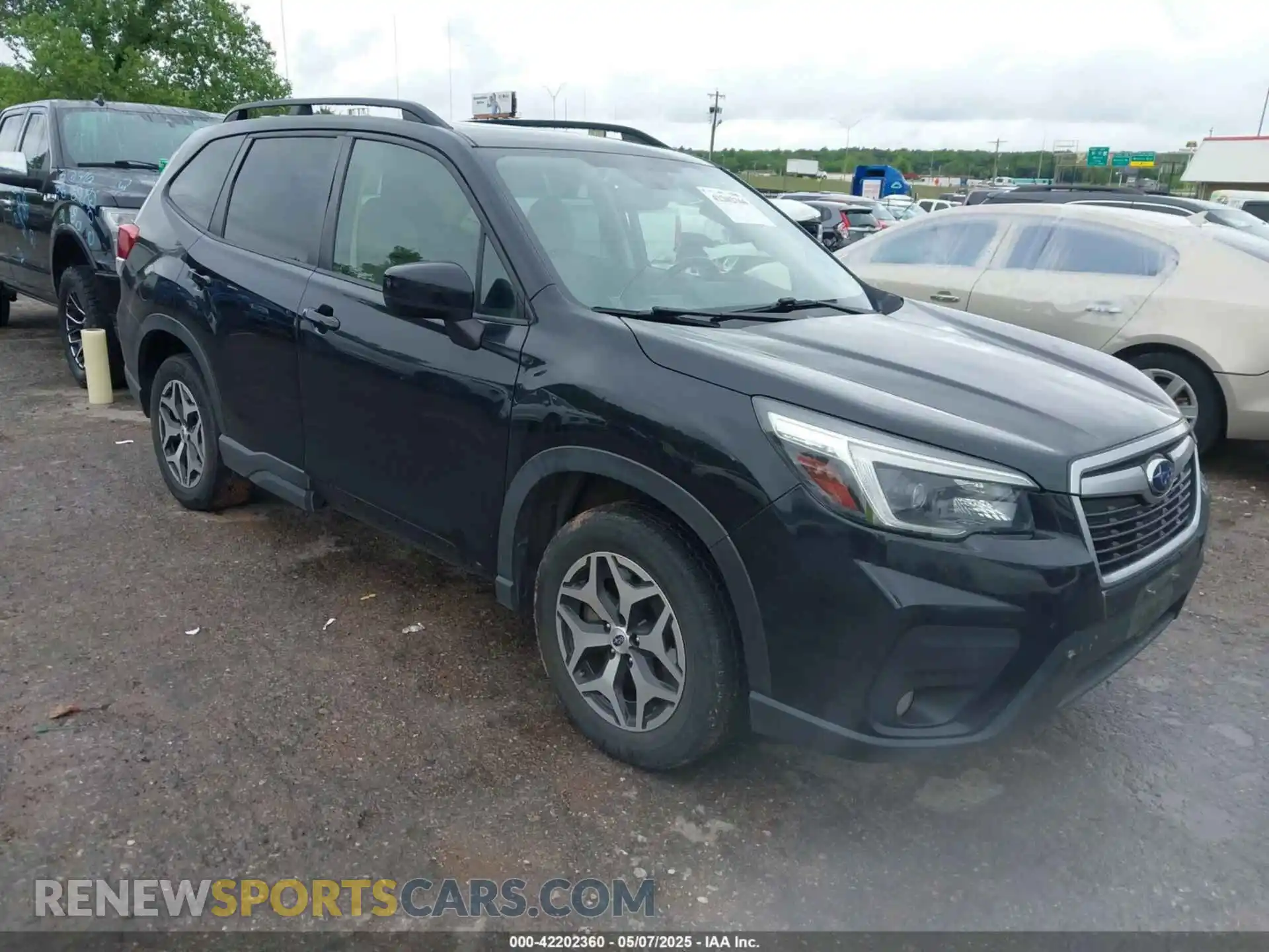 1 Photograph of a damaged car JF2SKAJC7MH565601 SUBARU FORESTER 2021
