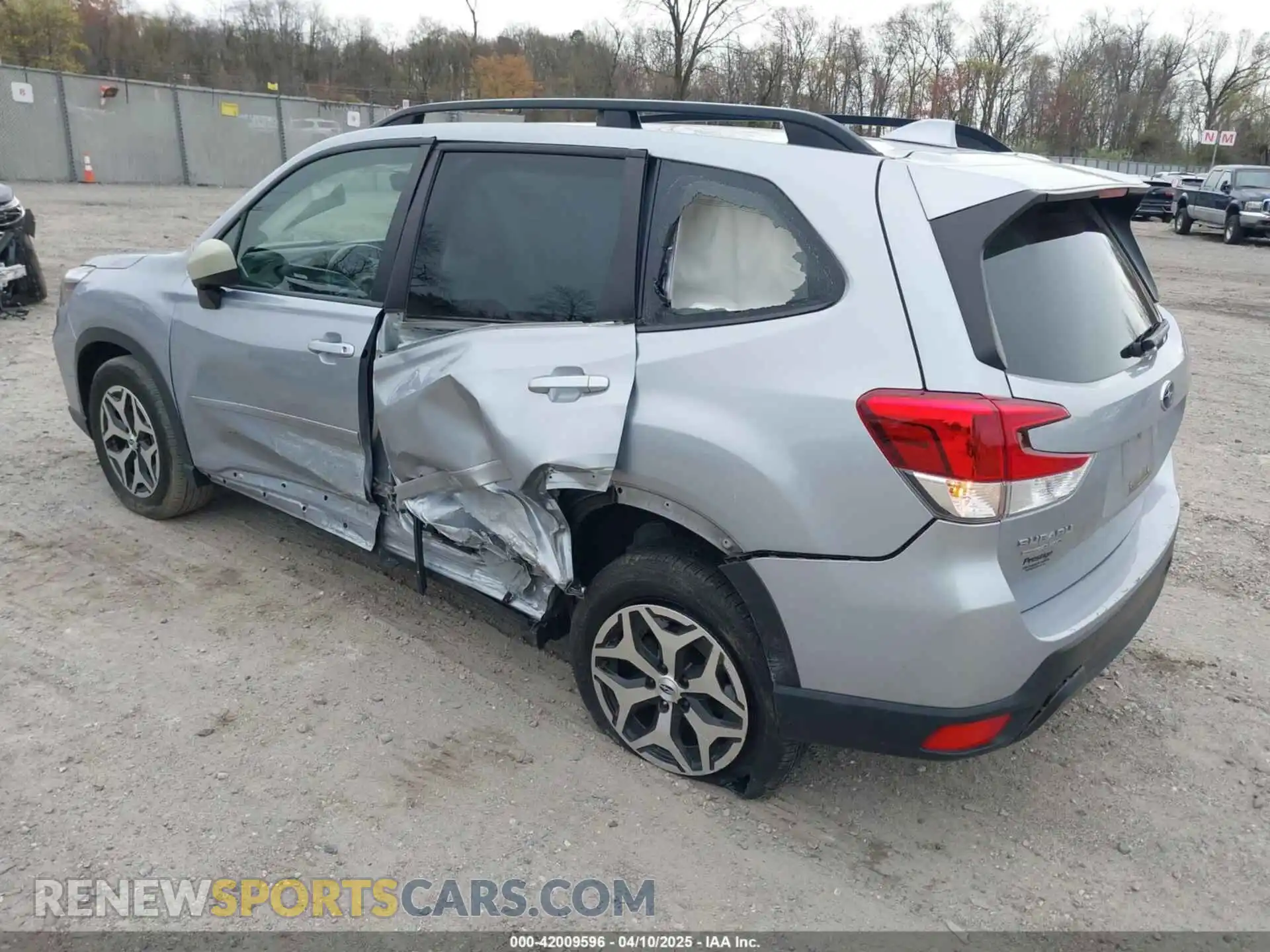 3 Photograph of a damaged car JF2SKAJC7MH576811 SUBARU FORESTER 2021