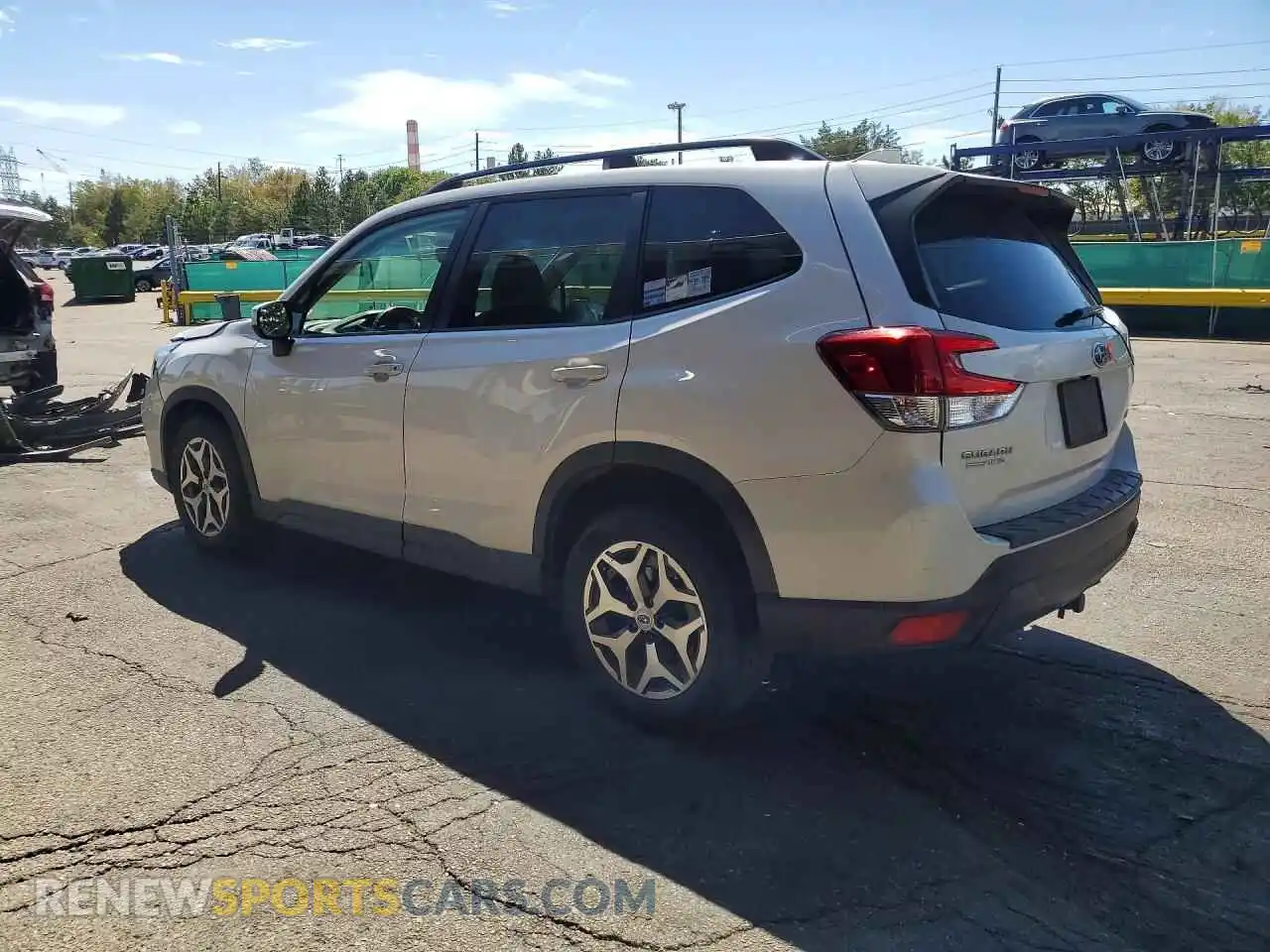 2 fotografías del automóvil dañado JF2SKAJC9MH451339 SUBARU FORESTER 2021