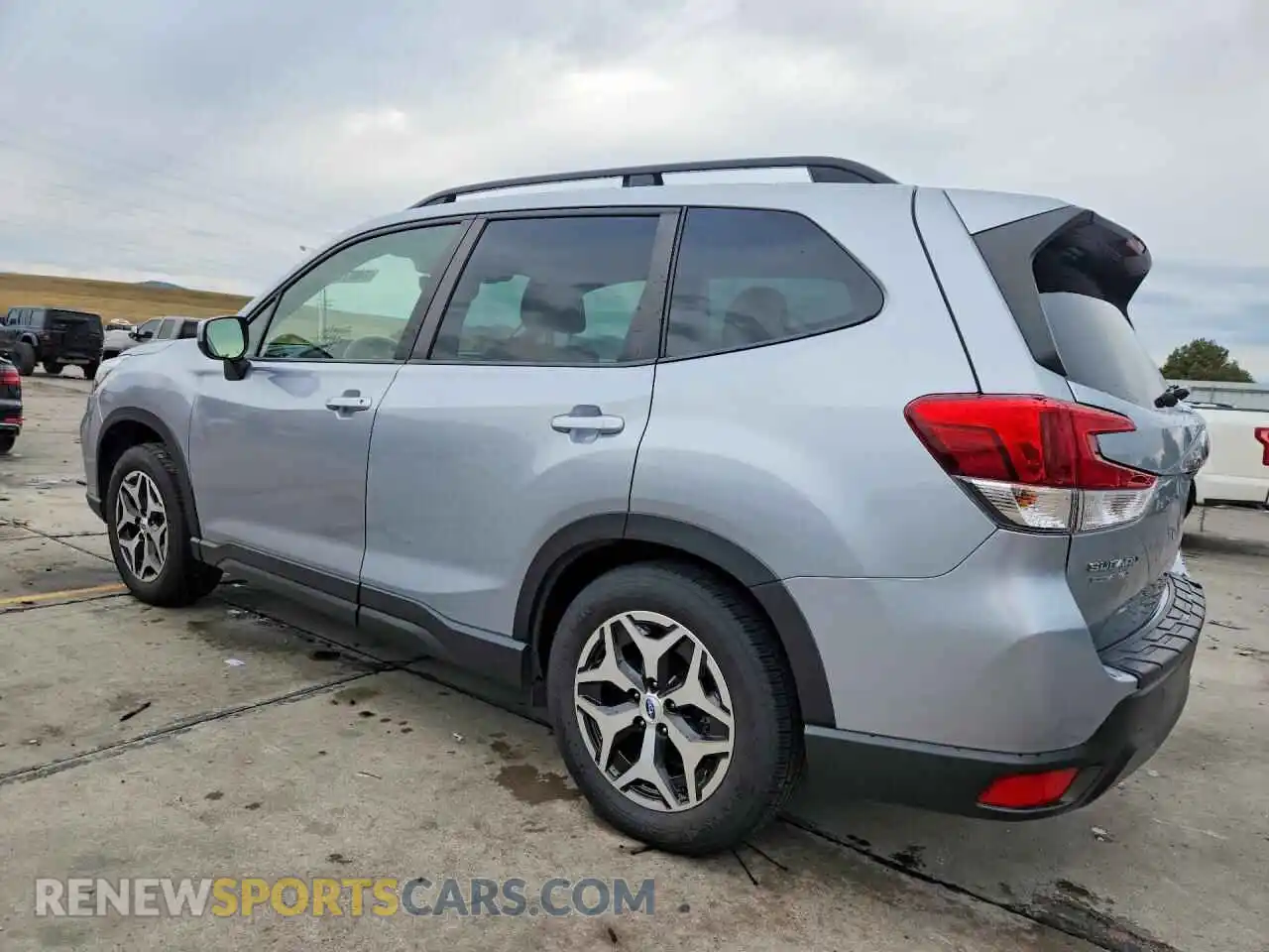 2 fotografías del automóvil dañado JF2SKAJC9MH457190 SUBARU FORESTER 2021