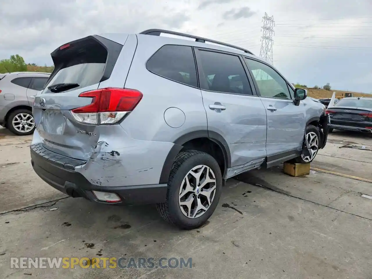 3 fotografías del automóvil dañado JF2SKAJC9MH457190 SUBARU FORESTER 2021