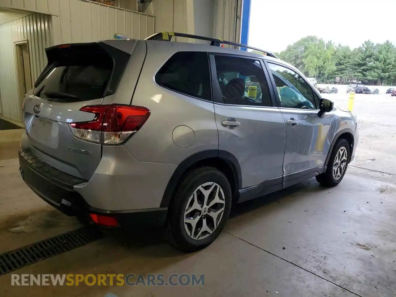 3 Photograph of a damaged car JF2SKAJC9MH470022 SUBARU FORESTER 2021