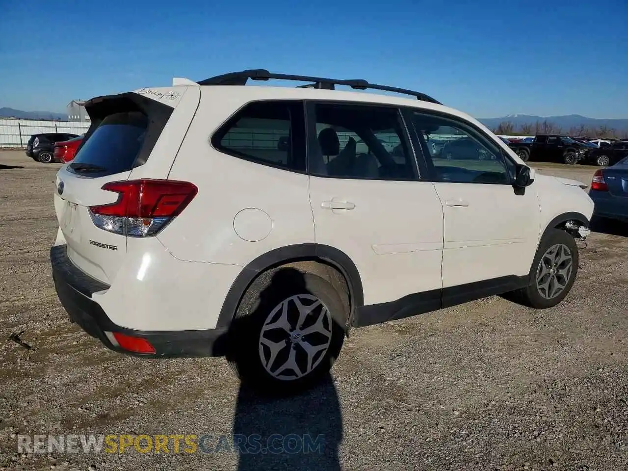 3 Photograph of a damaged car JF2SKAJCXMH417104 SUBARU FORESTER 2021