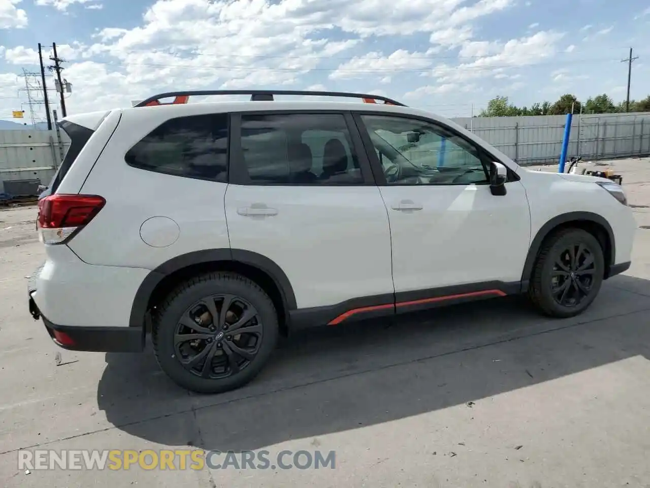3 fotografías del automóvil dañado JF2SKARC4MH461216 SUBARU FORESTER 2021