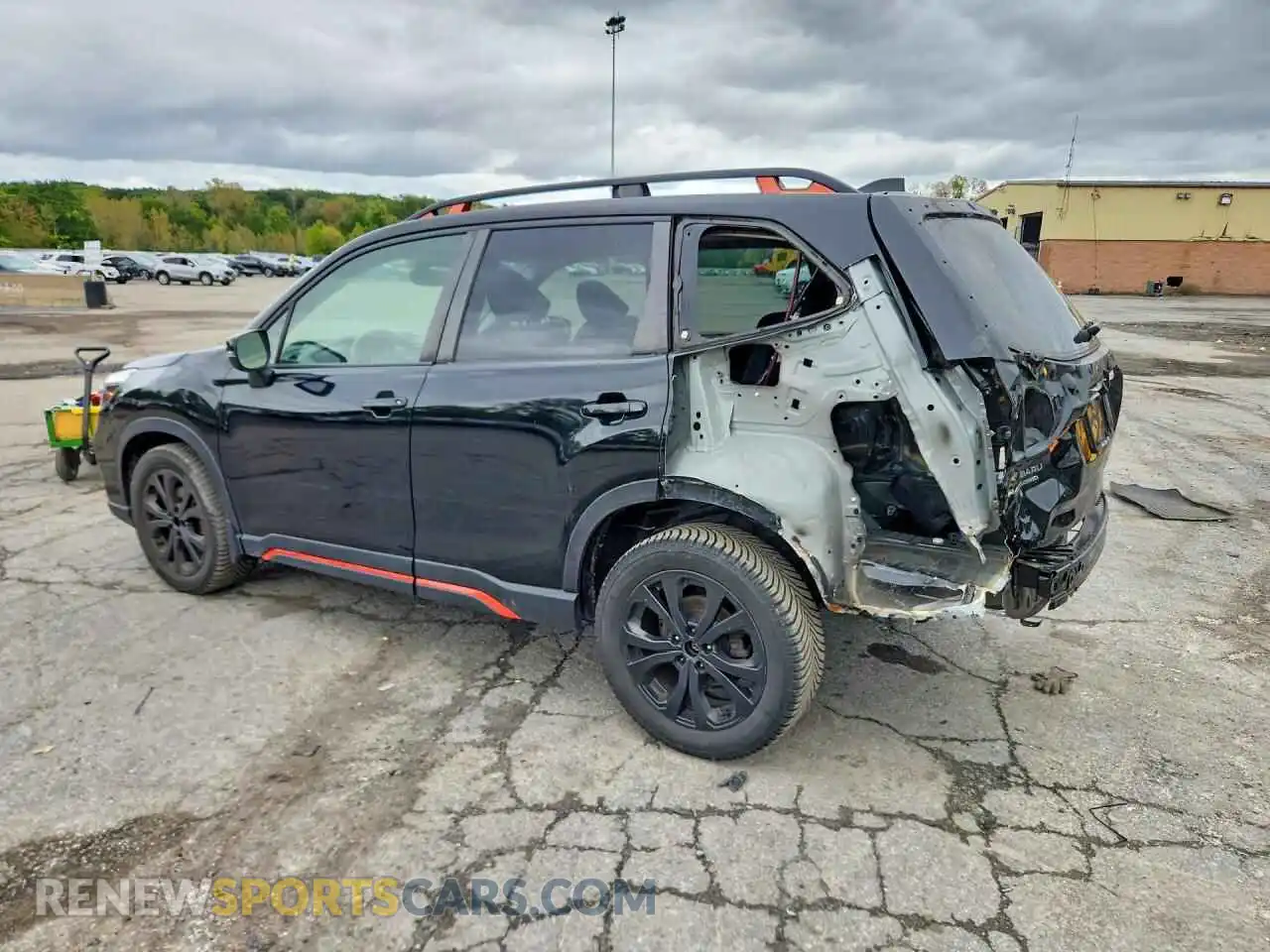 2 fotografías del automóvil dañado JF2SKARC5MH506373 SUBARU FORESTER 2021