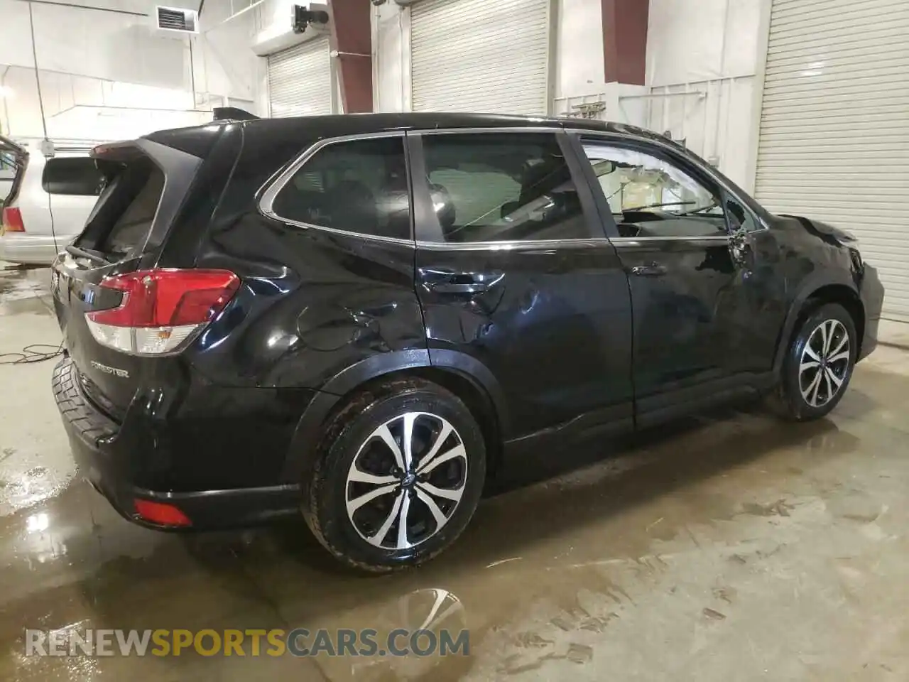 3 Photograph of a damaged car JF2SKASC0MH432015 SUBARU FORESTER 2021