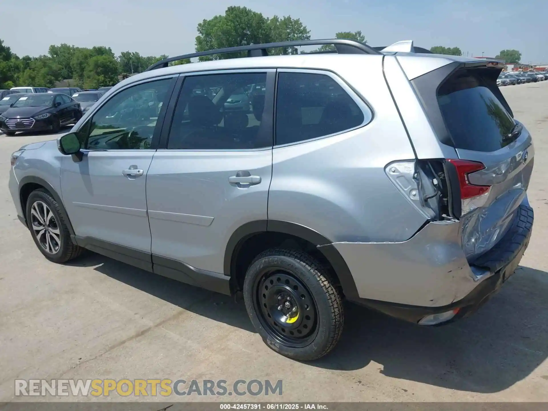 3 Photograph of a damaged car JF2SKASC6MH565975 SUBARU FORESTER 2021