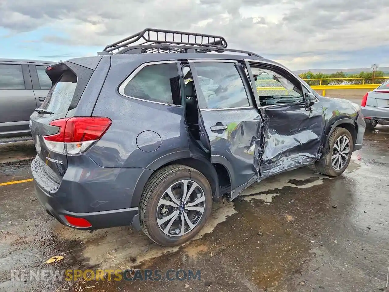 3 Photograph of a damaged car JF2SKASC8MH571356 SUBARU FORESTER 2021