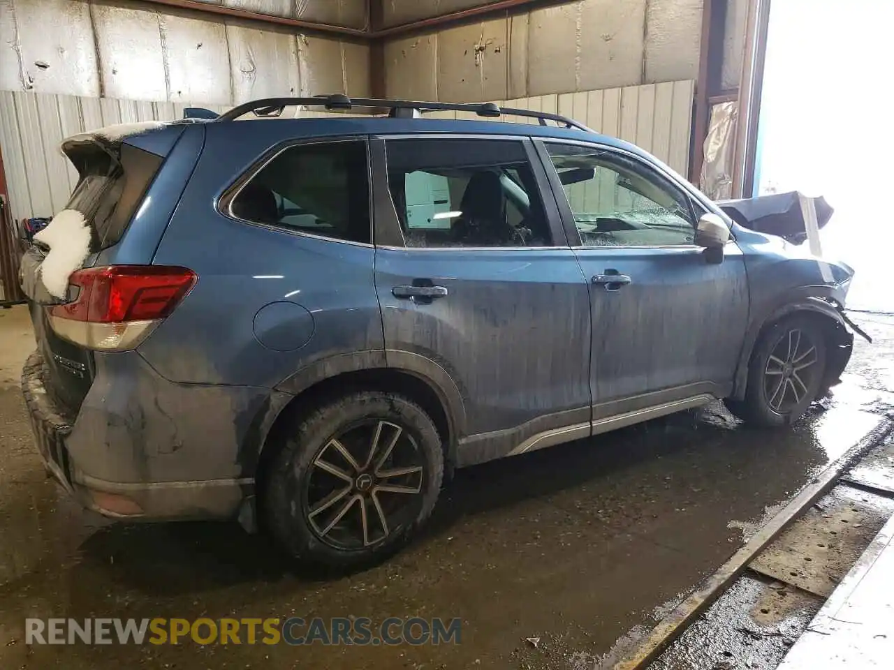 3 fotografías del automóvil dañado JF2SKAXC3MH555560 SUBARU FORESTER 2021