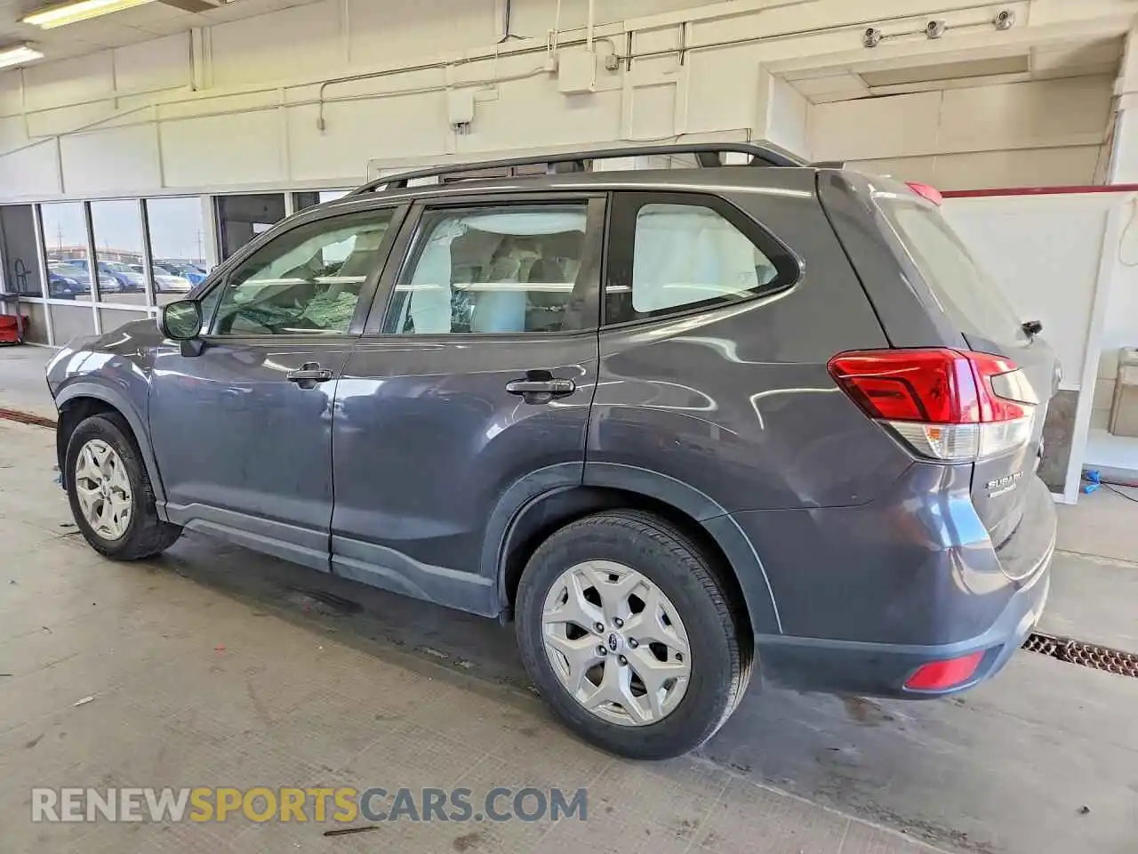 2 fotografías del automóvil dañado JF2SKACC6NH445674 SUBARU FORESTER 2022