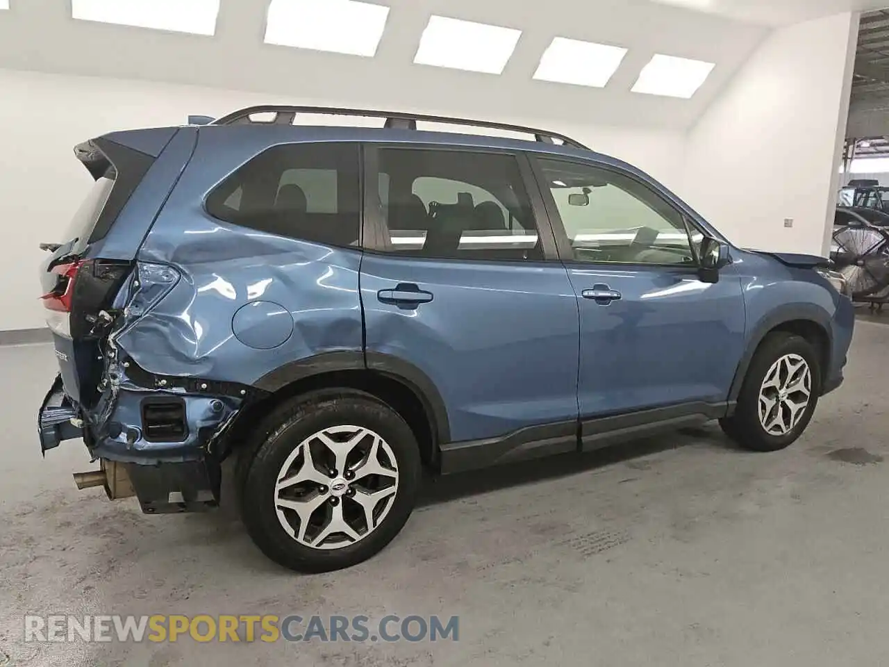 3 fotografías del automóvil dañado JF2SKADC2NH444536 SUBARU FORESTER 2022