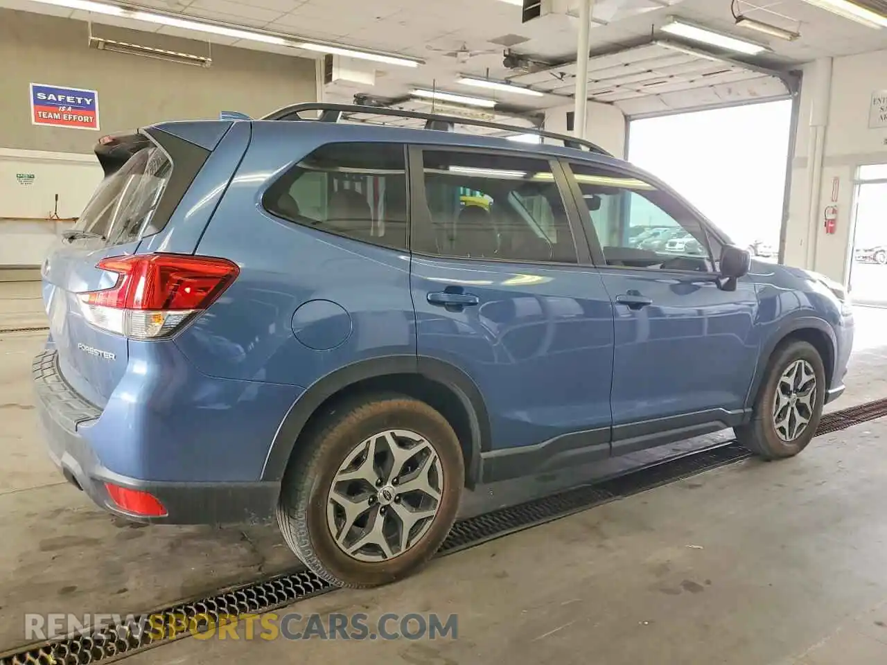 3 Фотография поврежденного автомобиля JF2SKADC5NH413491 SUBARU FORESTER 2022