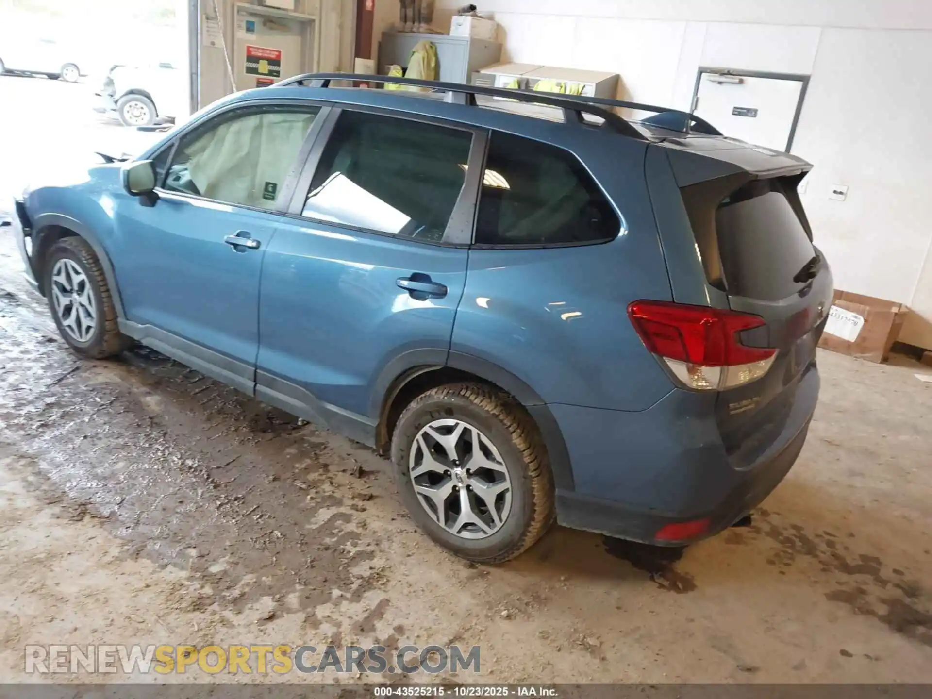 3 Photograph of a damaged car JF2SKADC8NH429409 SUBARU FORESTER 2022