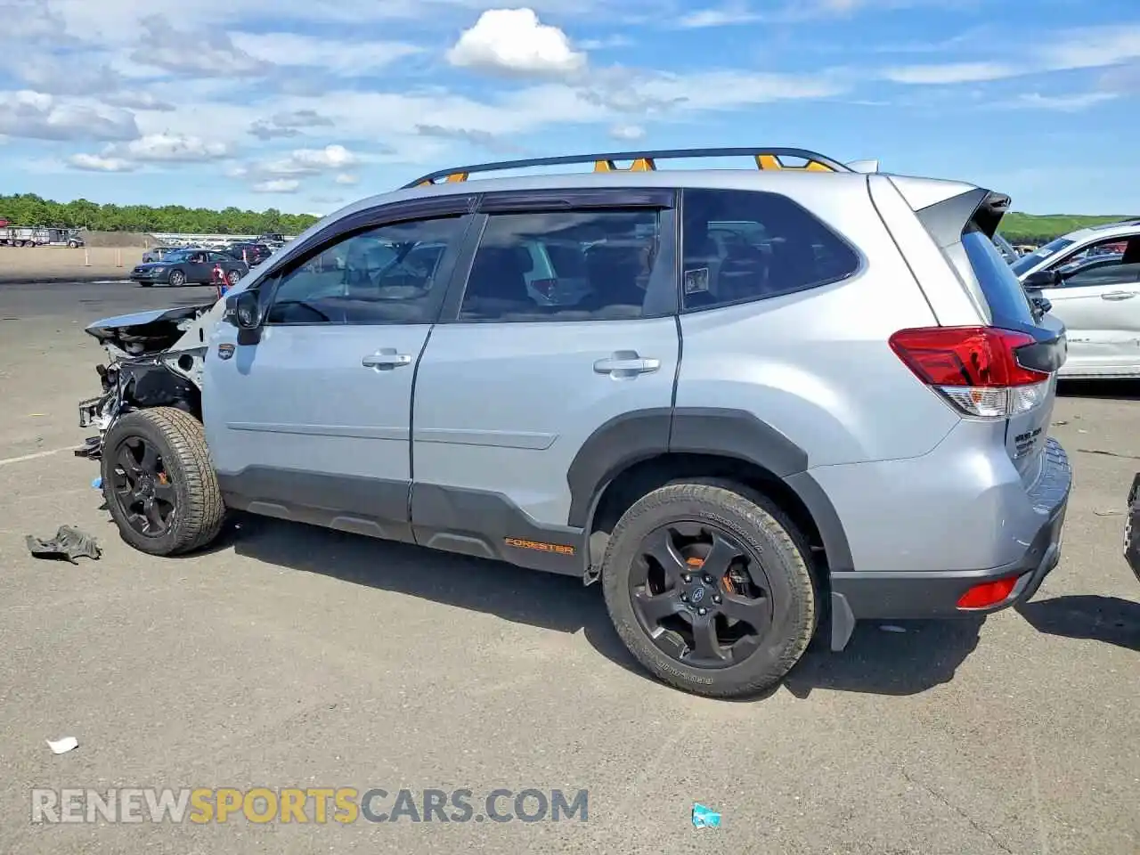 2 fotografías del automóvil dañado JF2SKAMC5NH468118 SUBARU FORESTER 2022