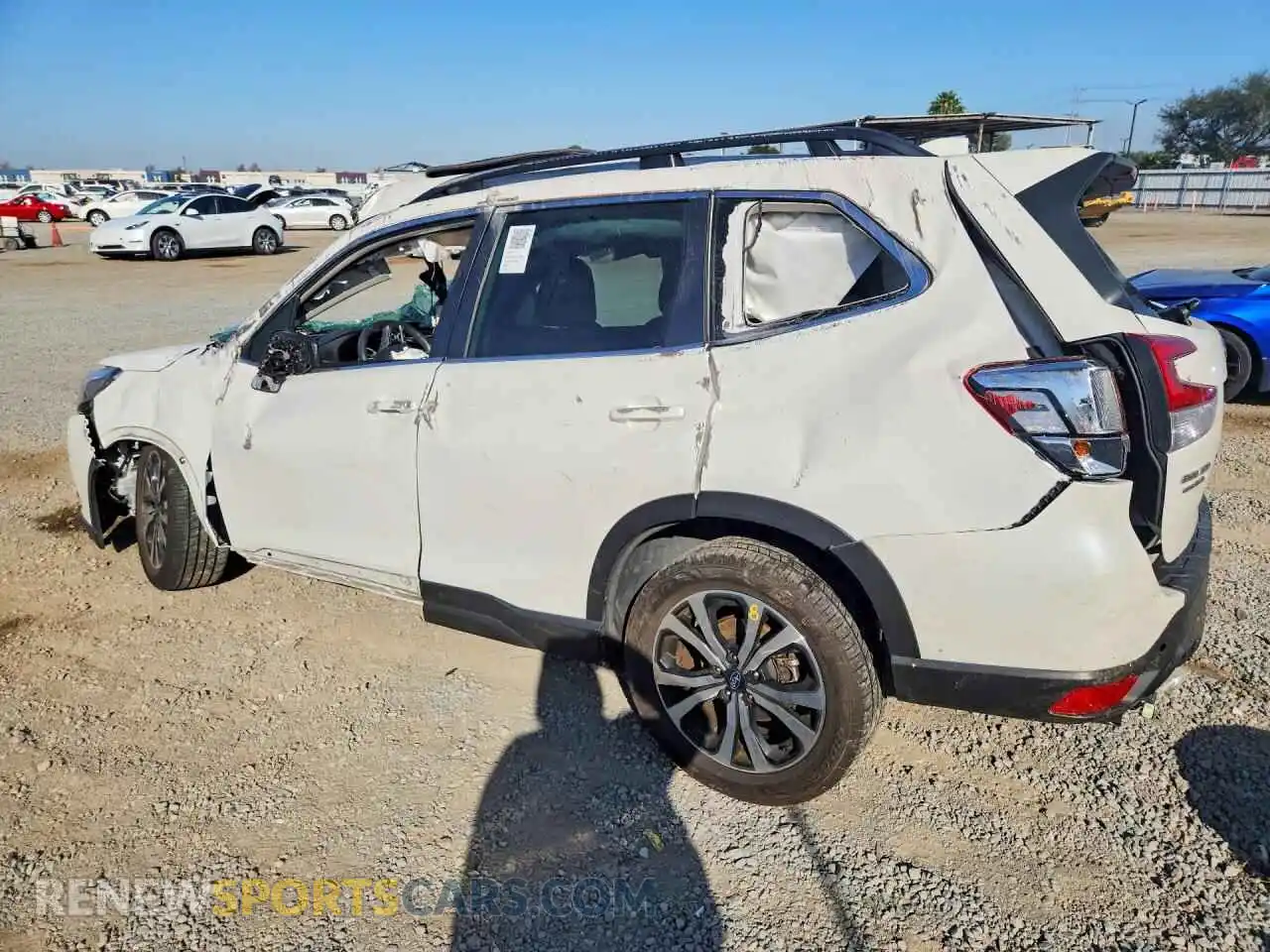 2 fotografías del automóvil dañado JF2SKAPC0NH431828 SUBARU FORESTER 2022