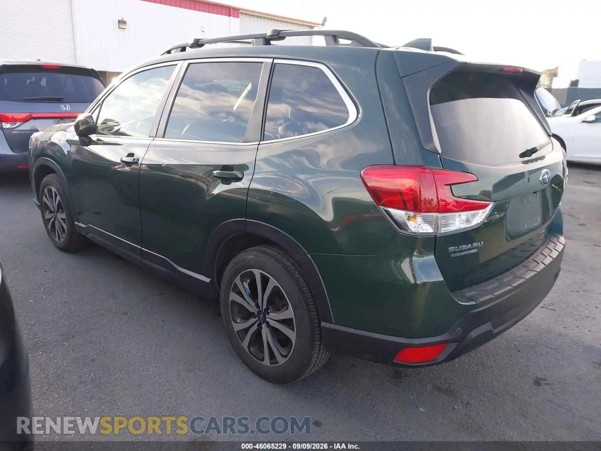 3 Фотография поврежденного автомобиля JF2SKAPC5NH519239 SUBARU FORESTER 2022