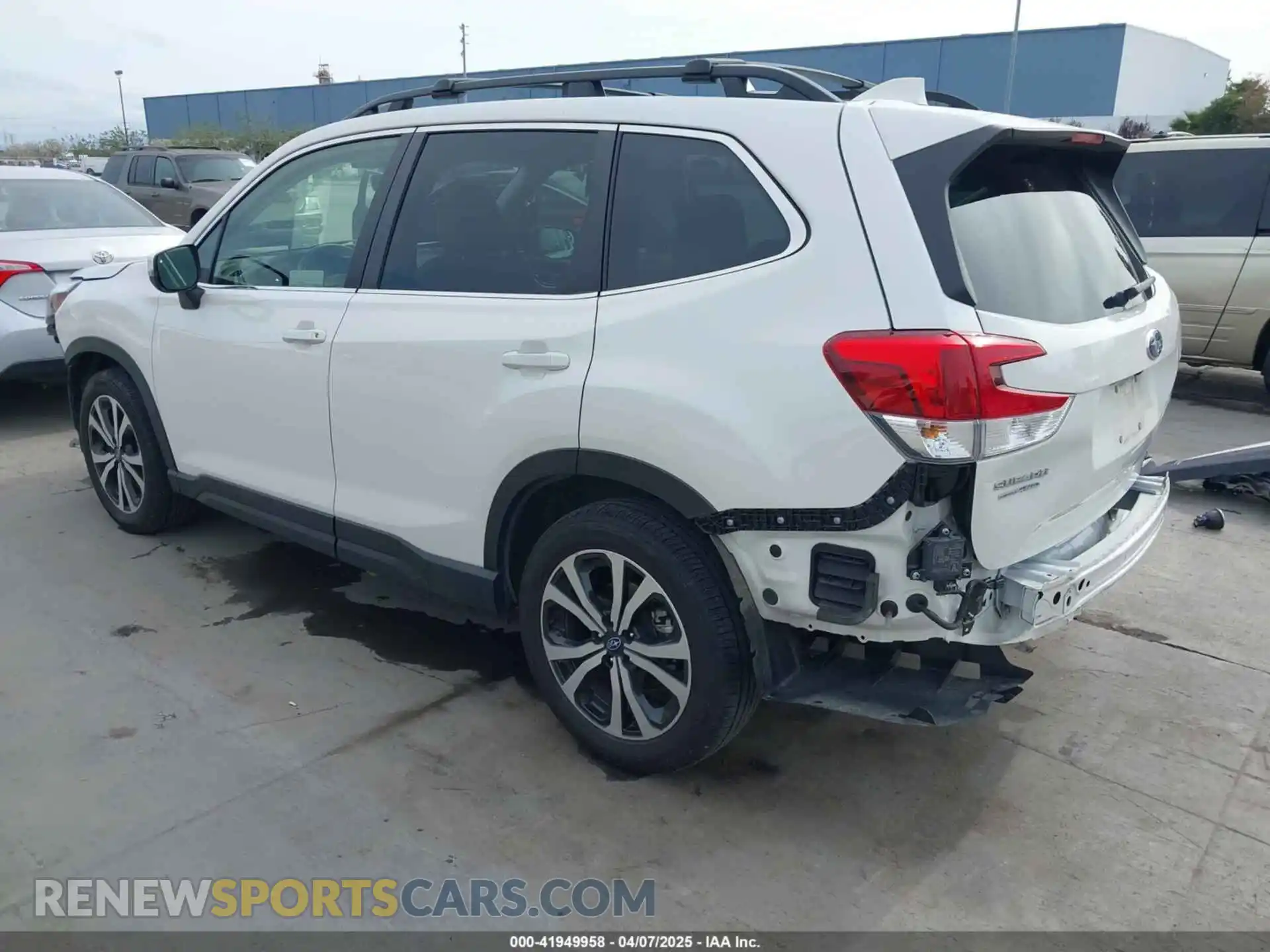 3 Photograph of a damaged car JF2SKAPC6NH433308 SUBARU FORESTER 2022